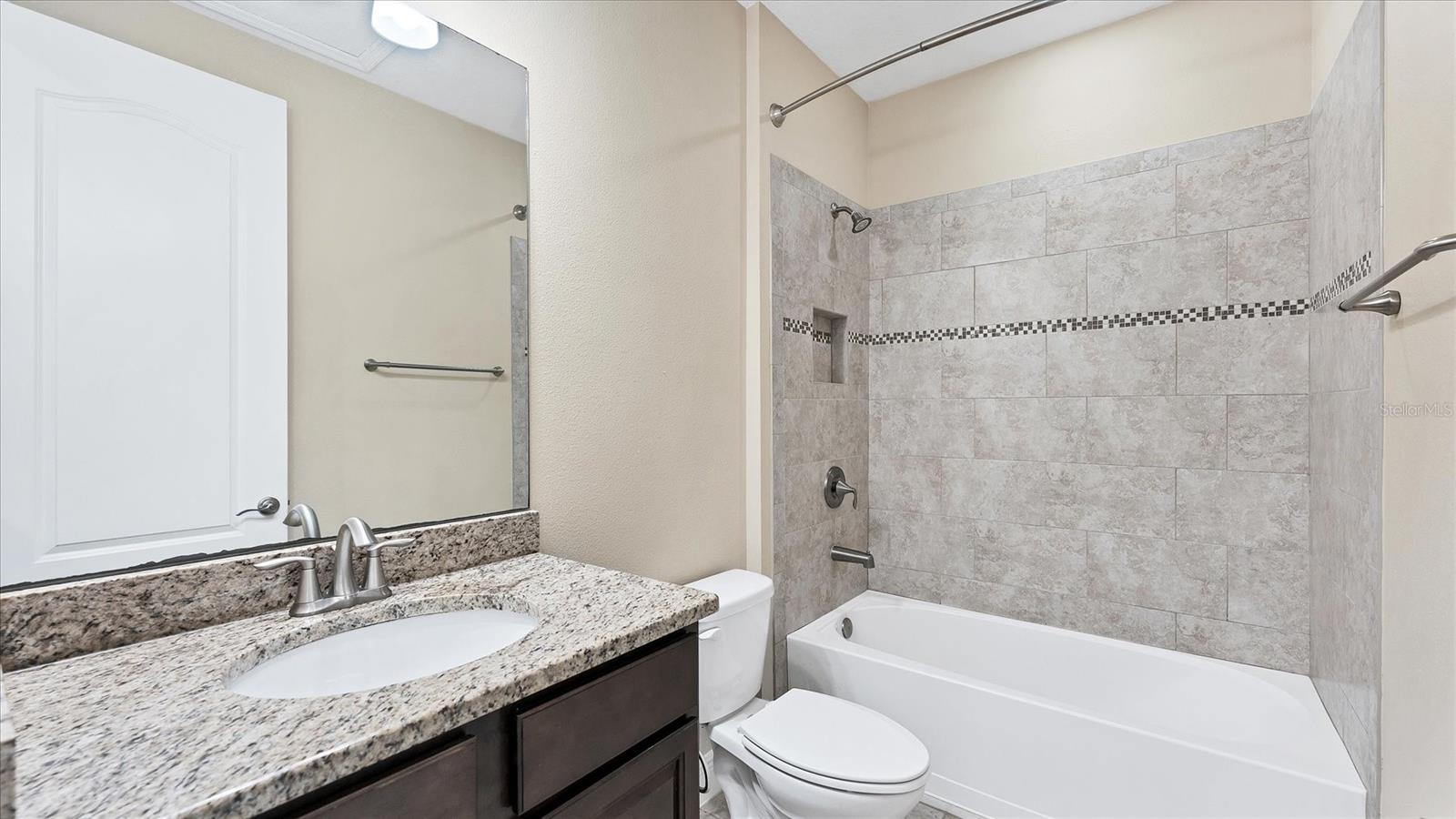 Image 34 of 59 For 5727 Title Row Drive