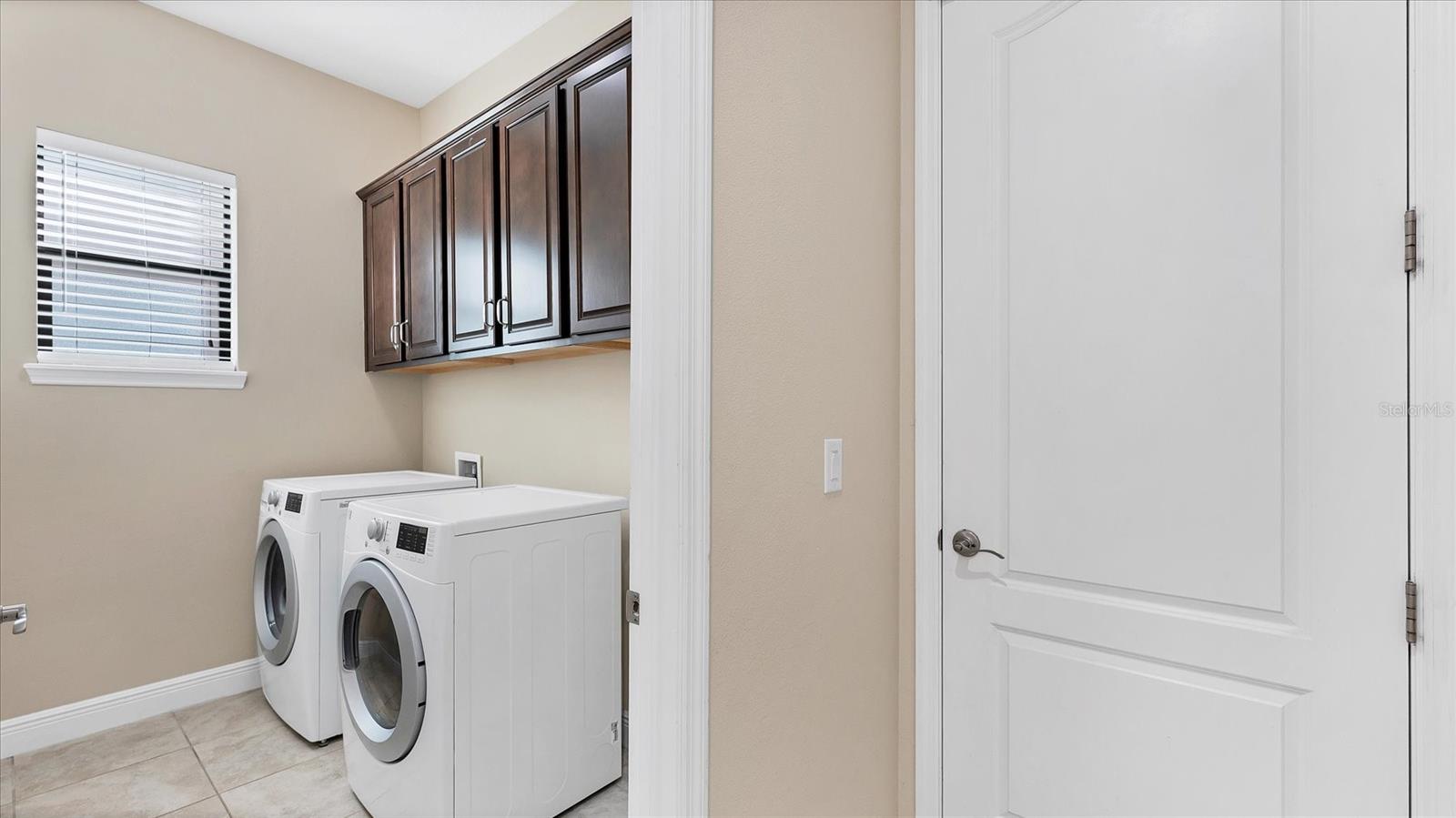 Image 38 of 59 For 5727 Title Row Drive