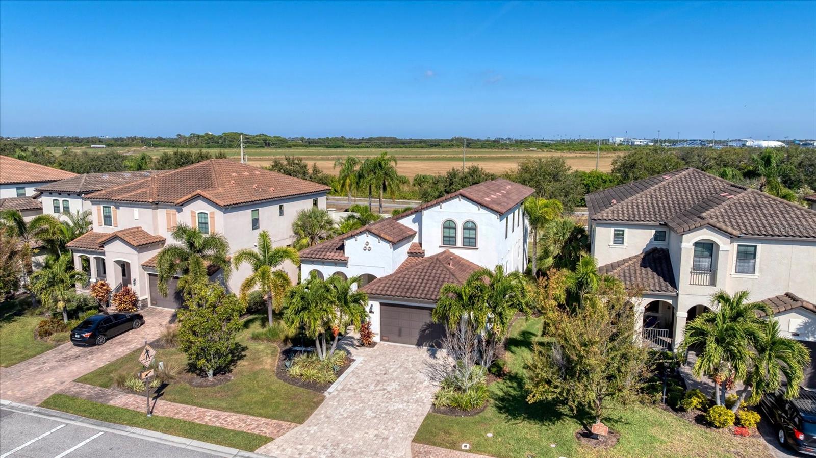 Image 5 of 59 For 5727 Title Row Drive