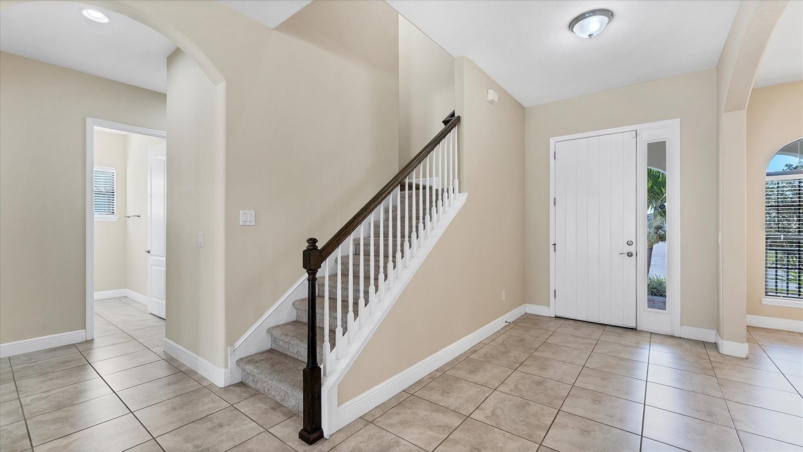 Image 9 of 59 For 5727 Title Row Drive