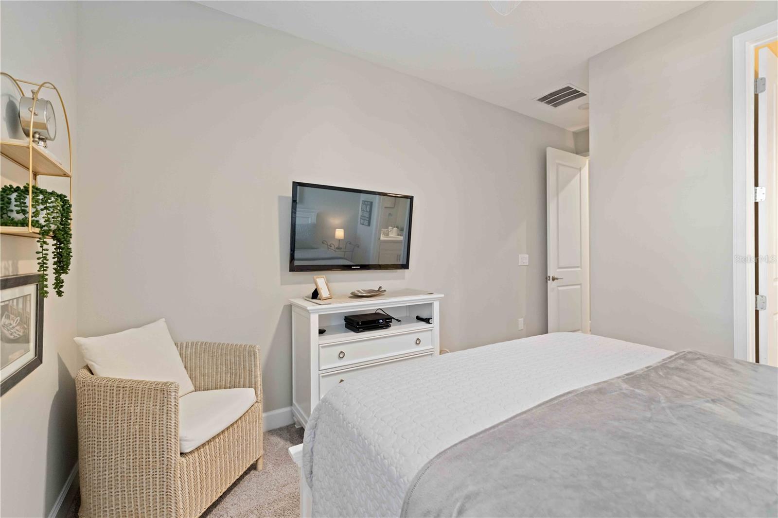 Image 31 of 74 For 5335 Rushmere Court