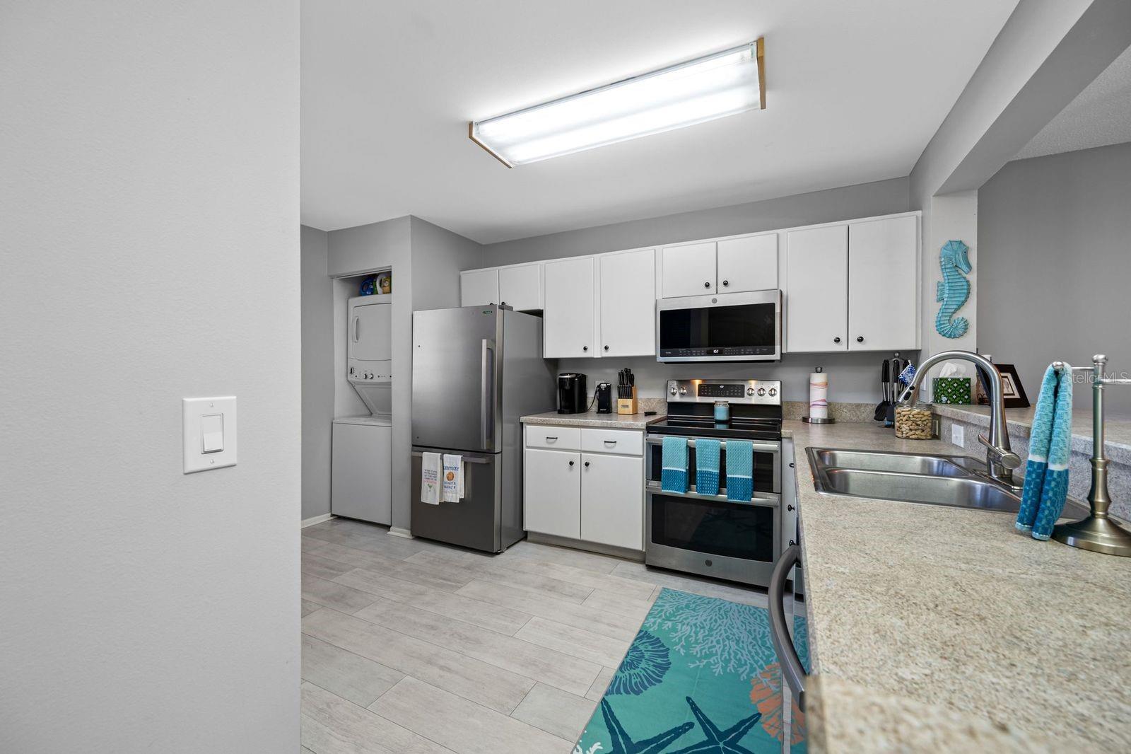 Image 13 of 48 For 703 Oakview Drive 703