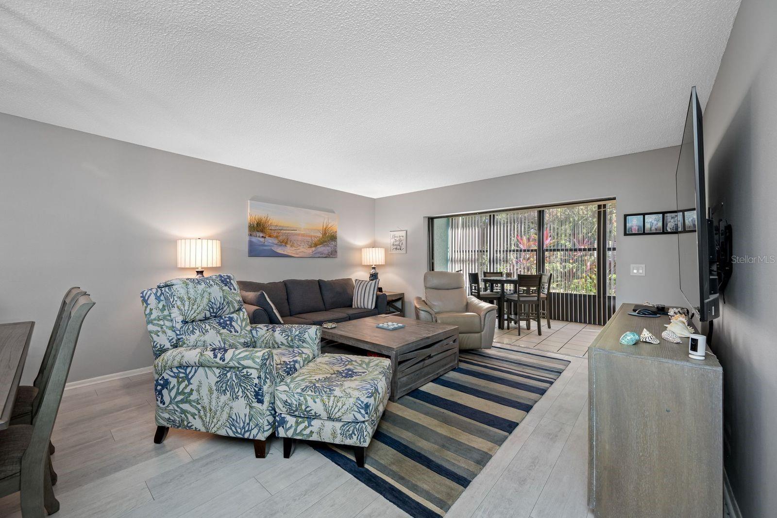 Image 21 of 48 For 703 Oakview Drive 703