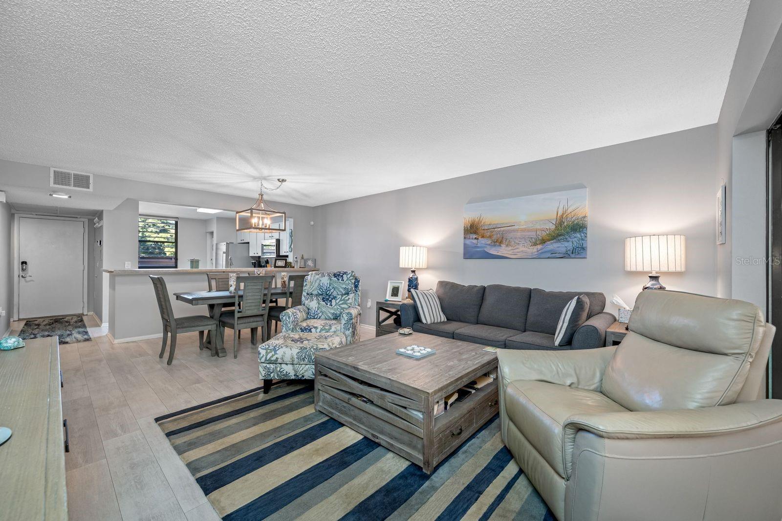 Image 23 of 48 For 703 Oakview Drive 703