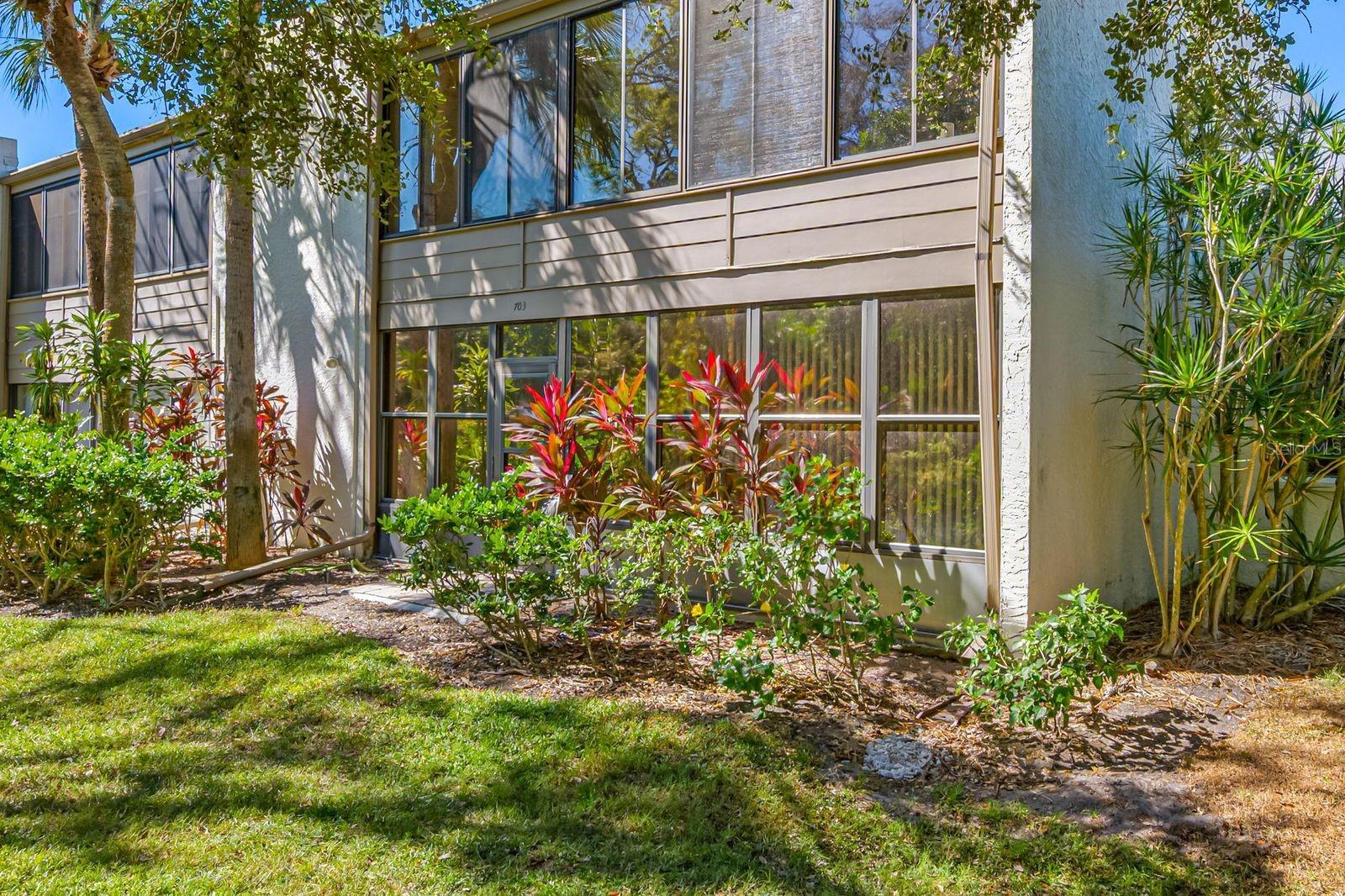 Image 38 of 48 For 703 Oakview Drive 703