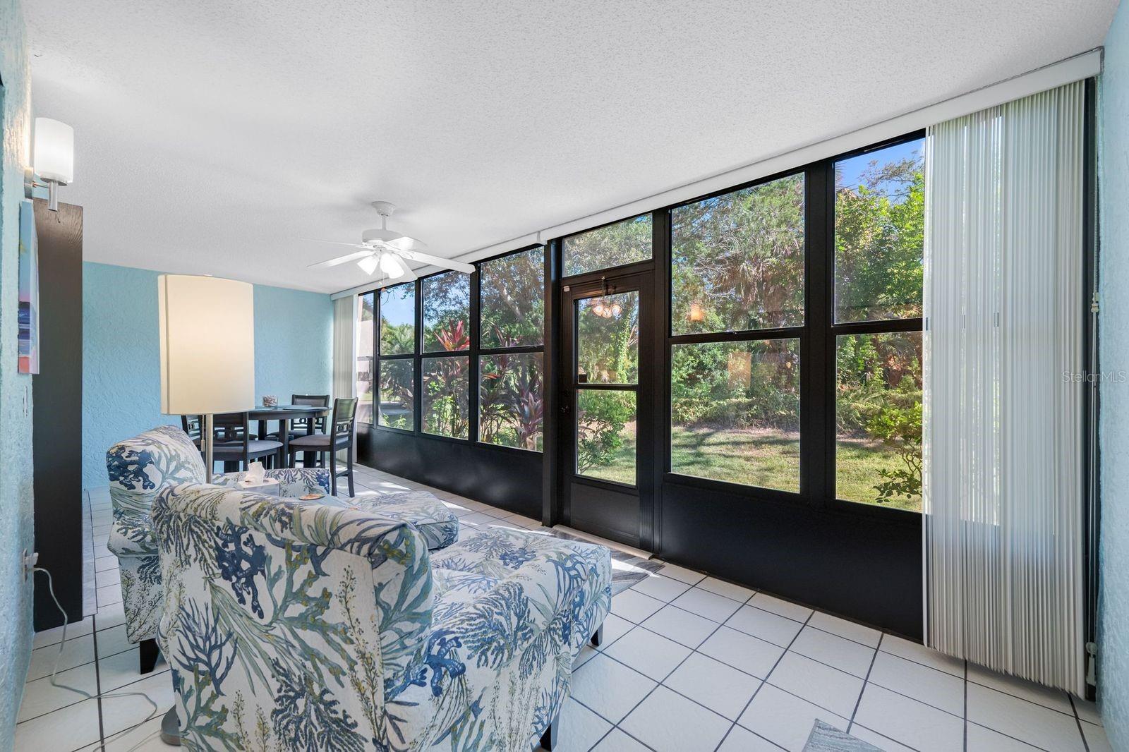 Image 4 of 48 For 703 Oakview Drive 703