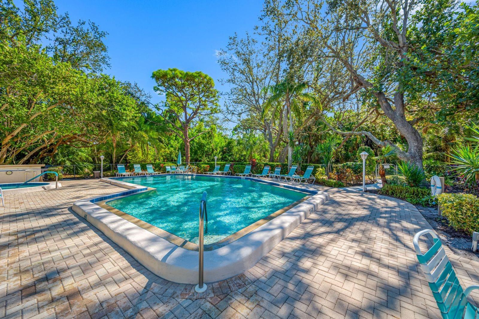 Image 40 of 48 For 703 Oakview Drive 703