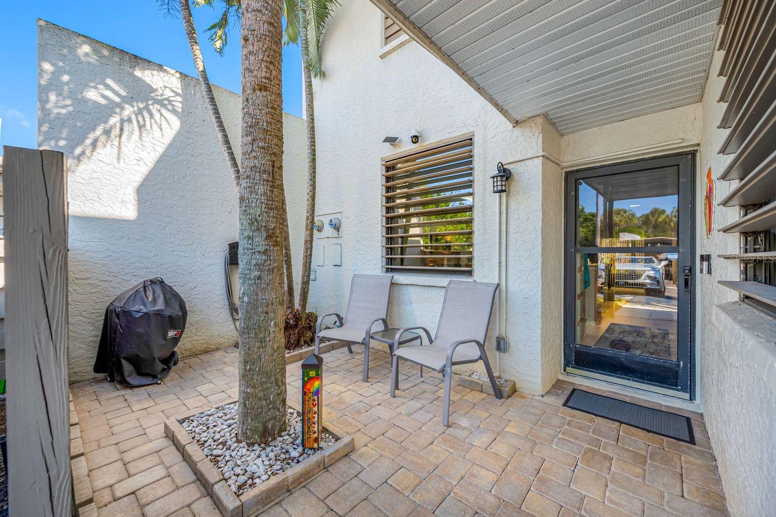 Image 5 of 48 For 703 Oakview Drive 703