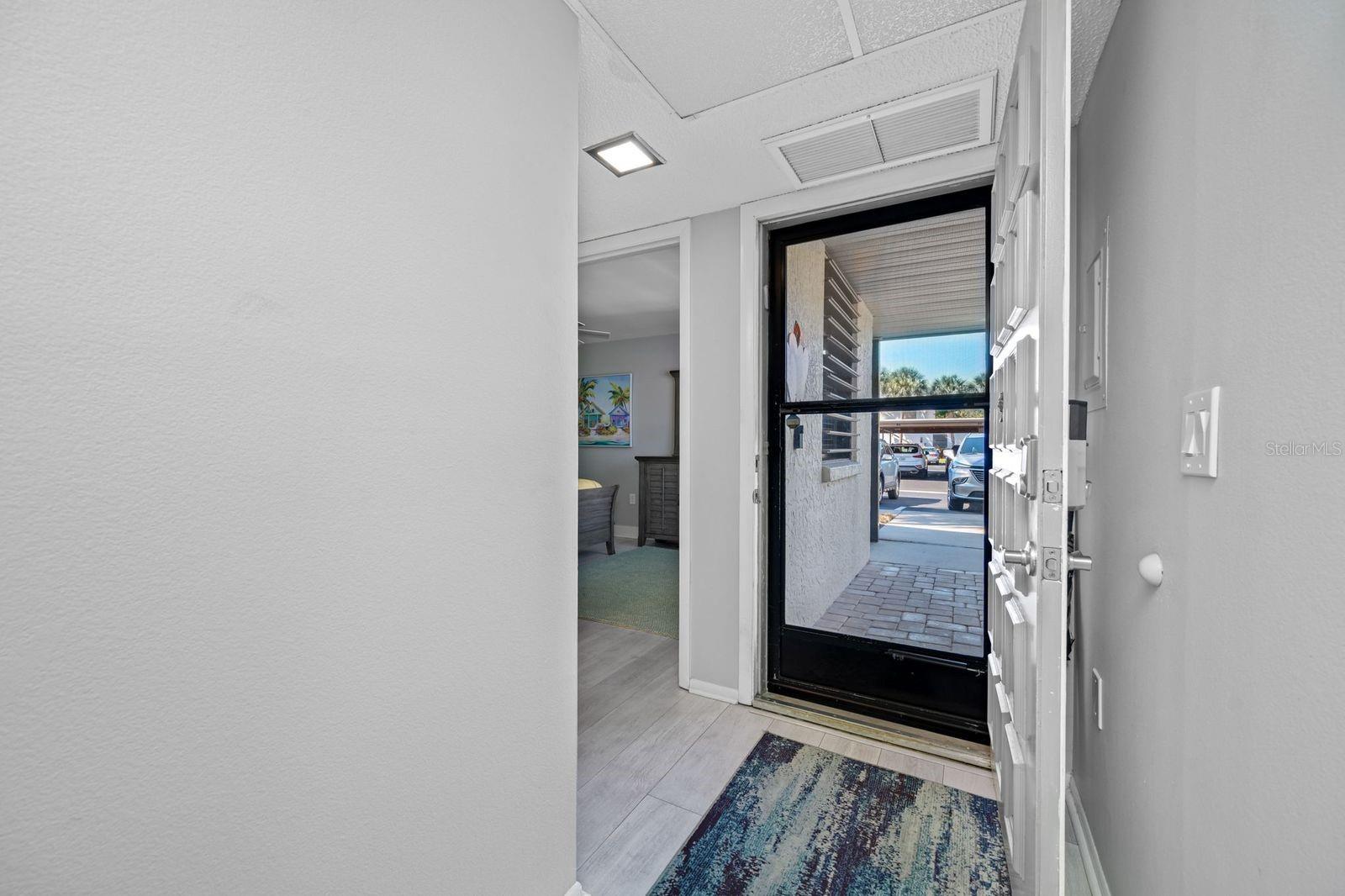 Image 6 of 48 For 703 Oakview Drive 703