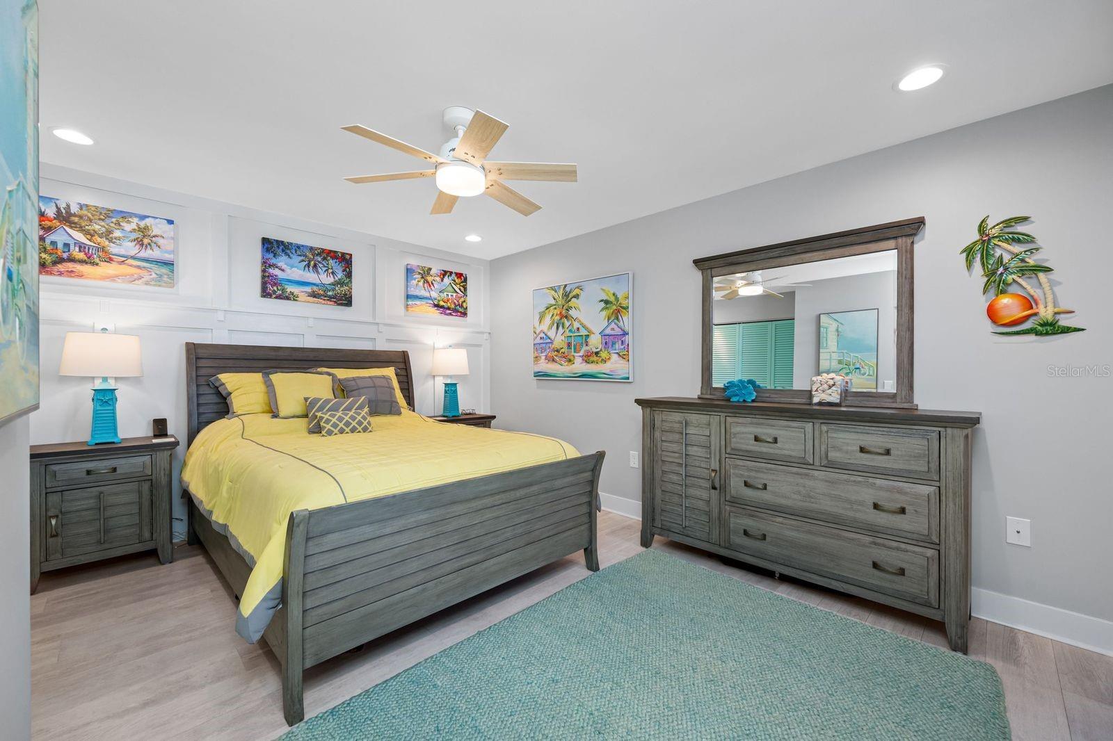 Image 8 of 48 For 703 Oakview Drive 703