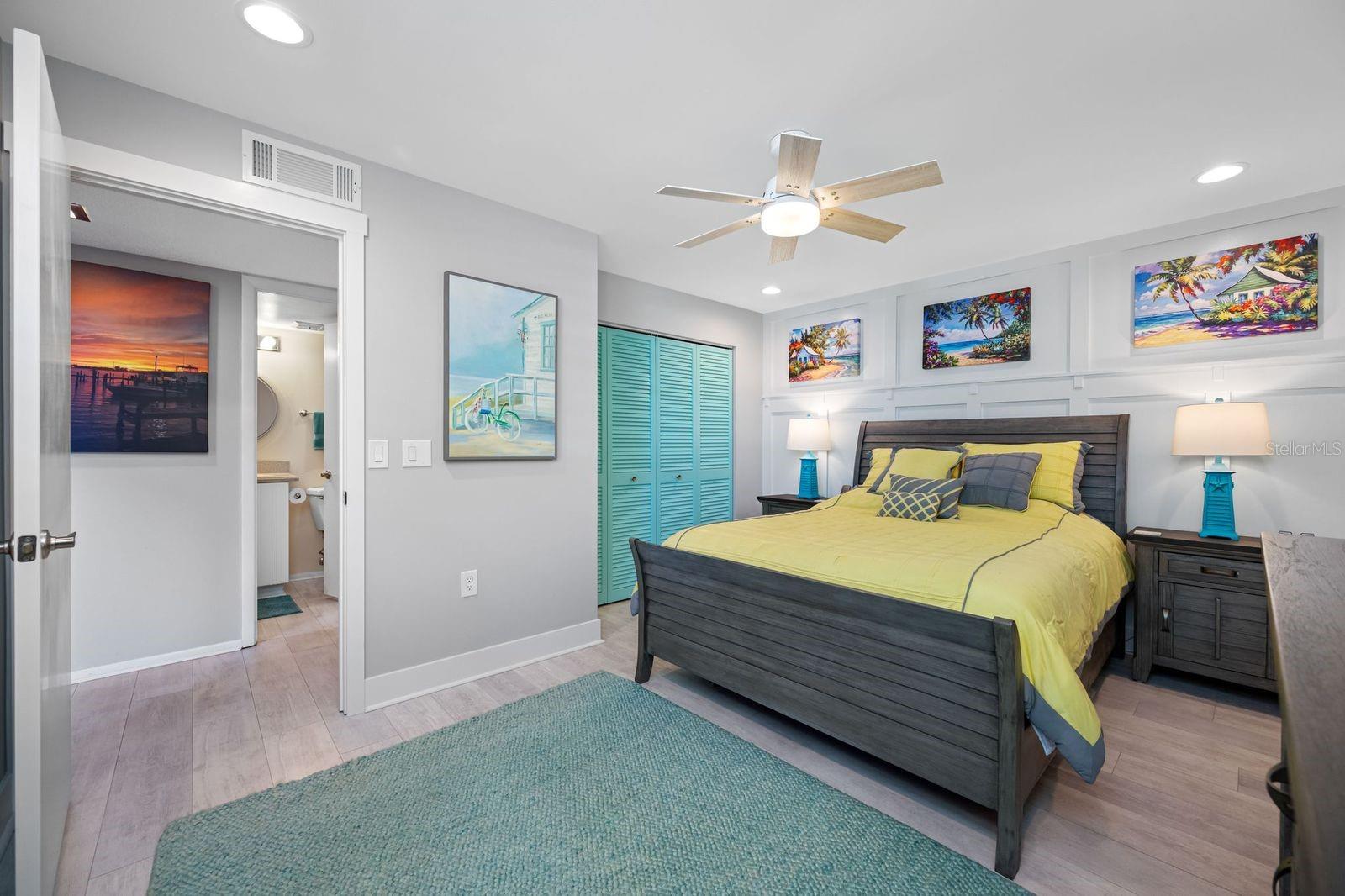 Image 9 of 48 For 703 Oakview Drive 703