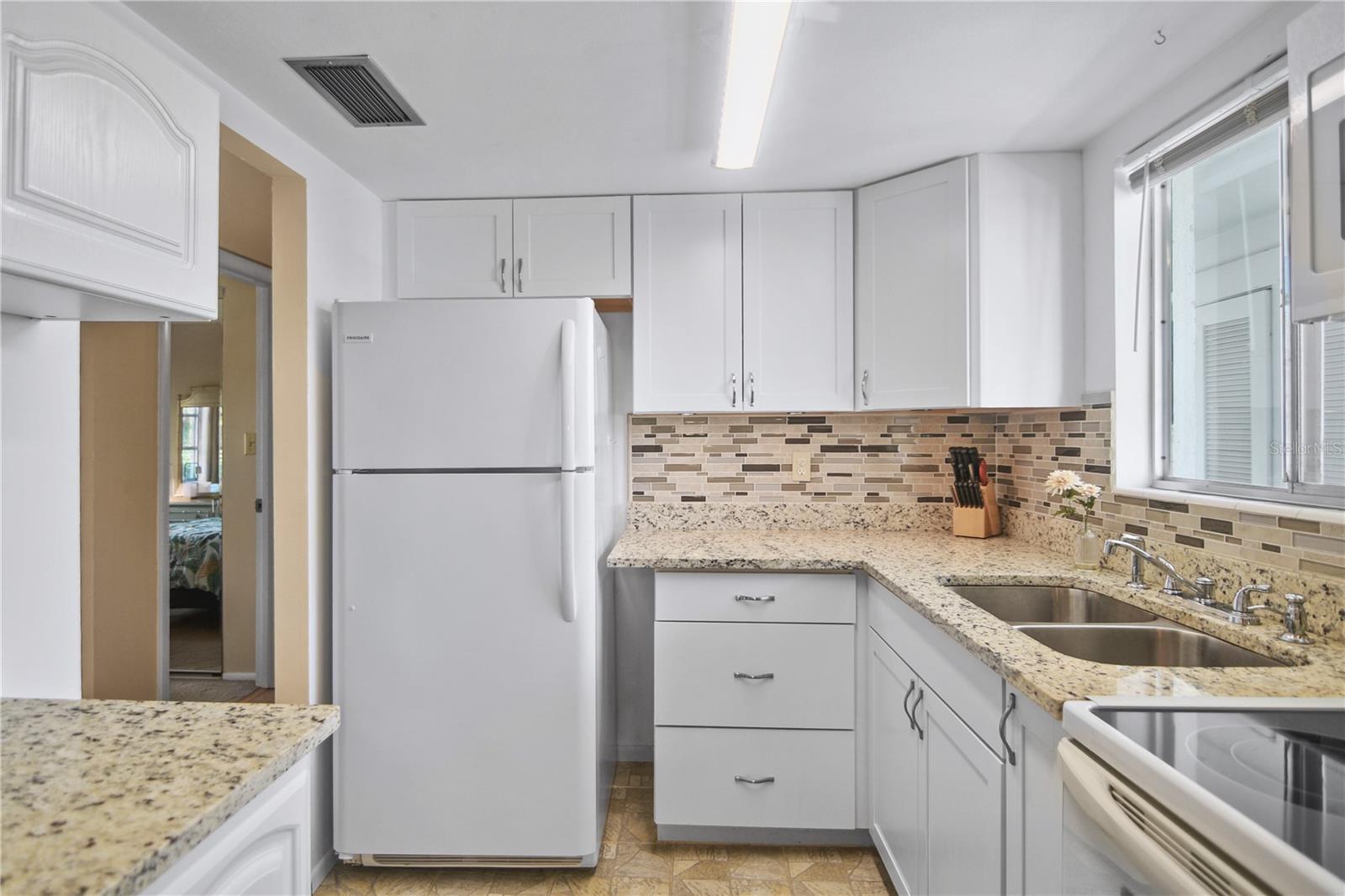 Image 11 of 29 For 1867 Restful Drive L-22