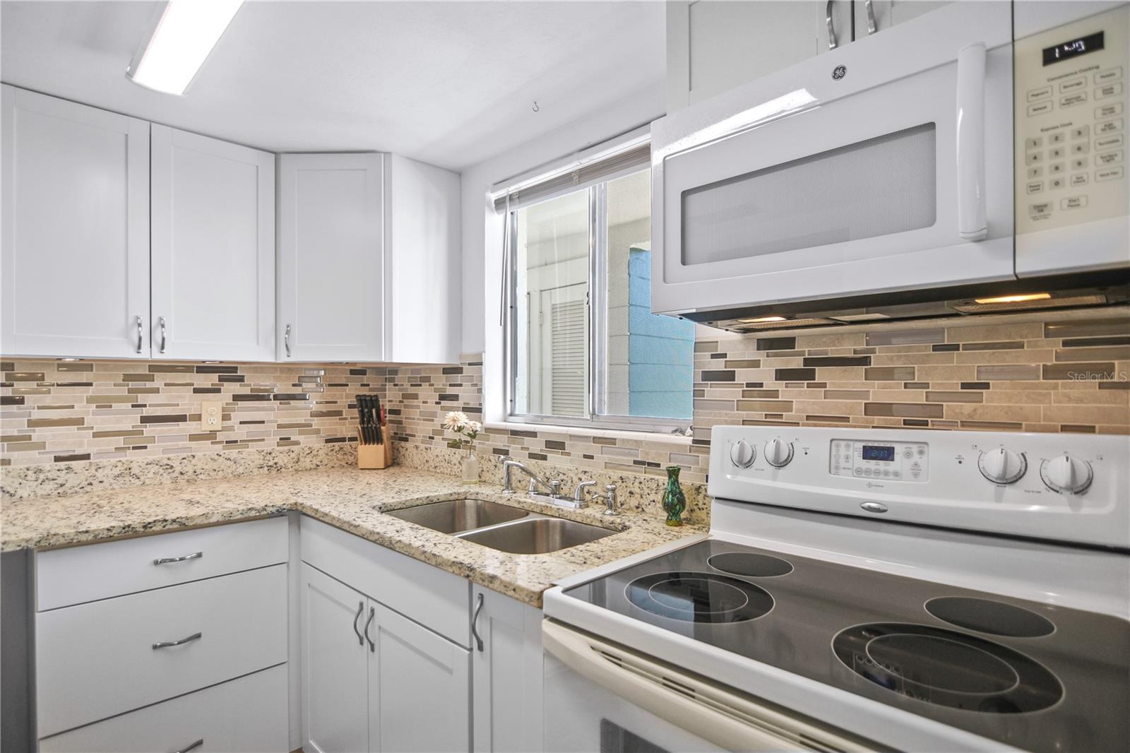 Image 12 of 29 For 1867 Restful Drive L-22