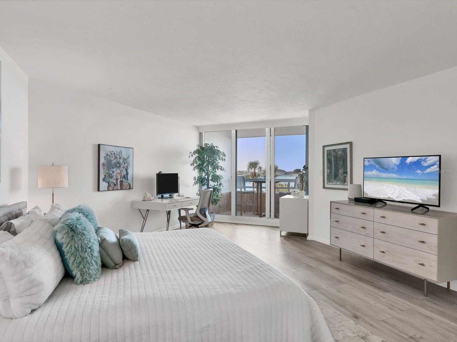 Image 21 of 56 For 988 Blvd Of The Arts 414