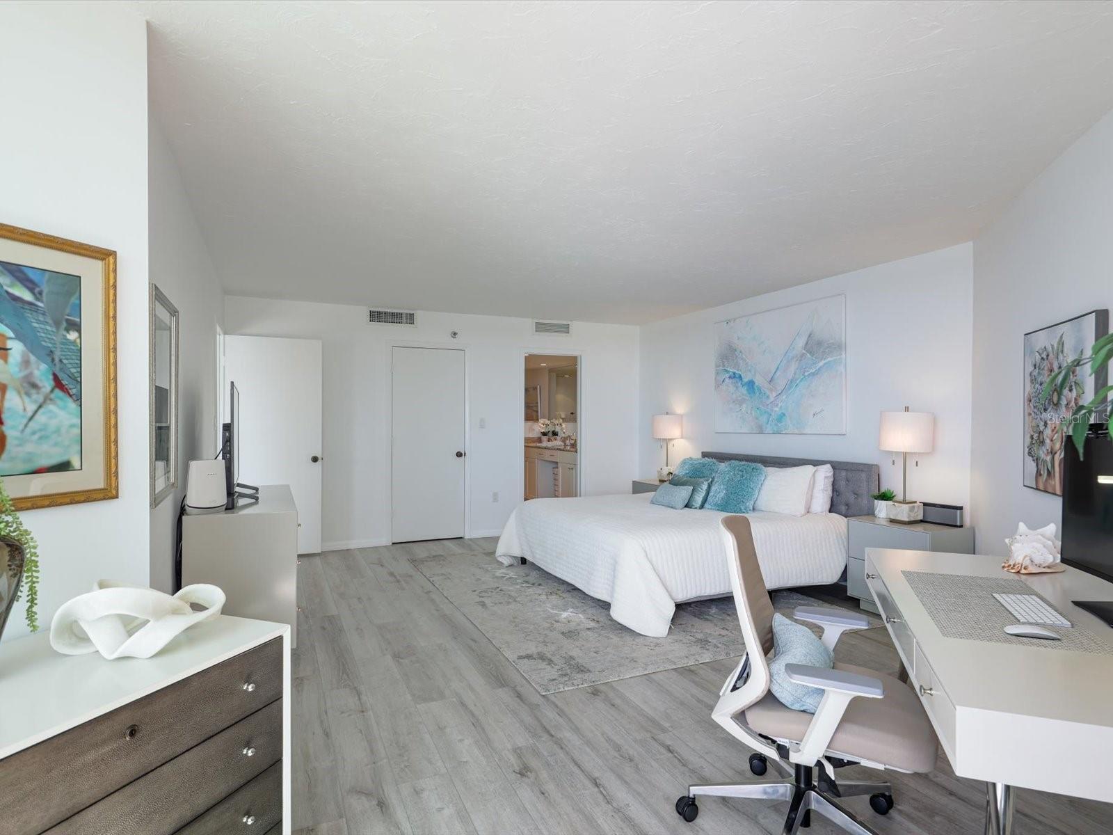 Image 23 of 56 For 988 Blvd Of The Arts 414