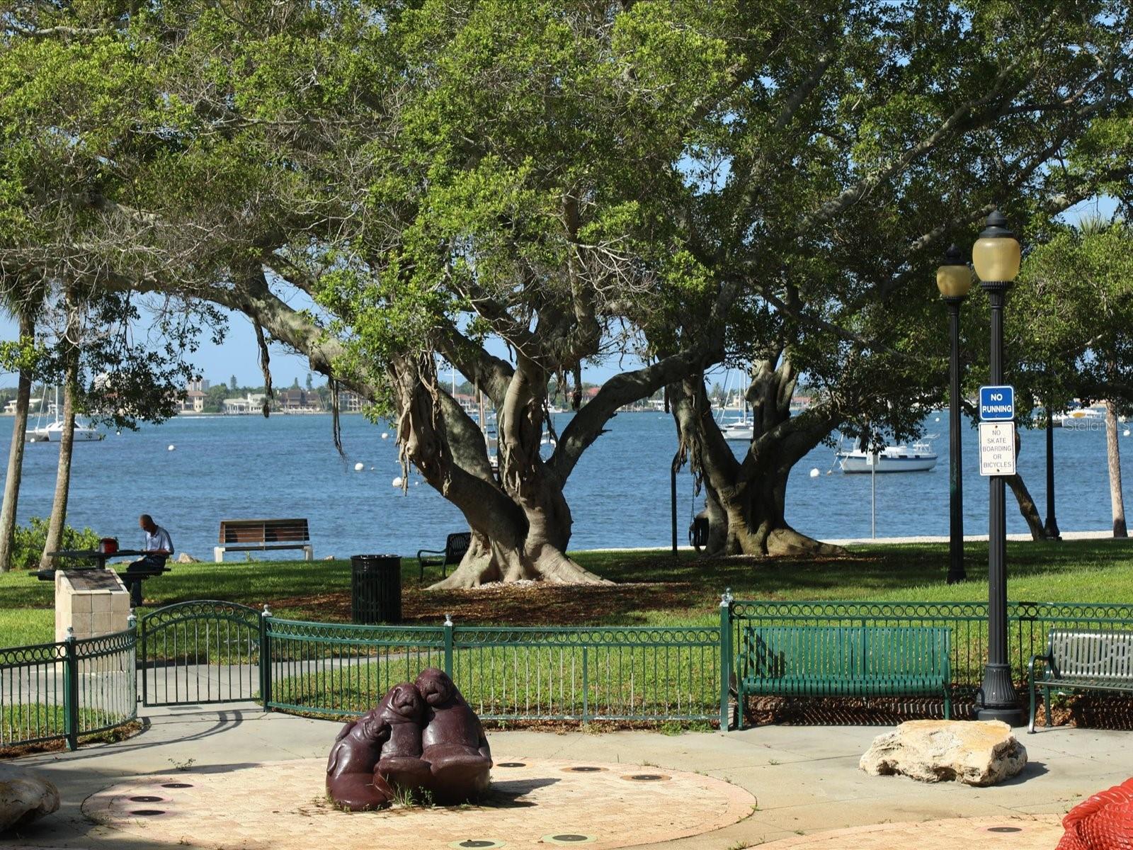 Image 47 of 56 For 988 Blvd Of The Arts 414