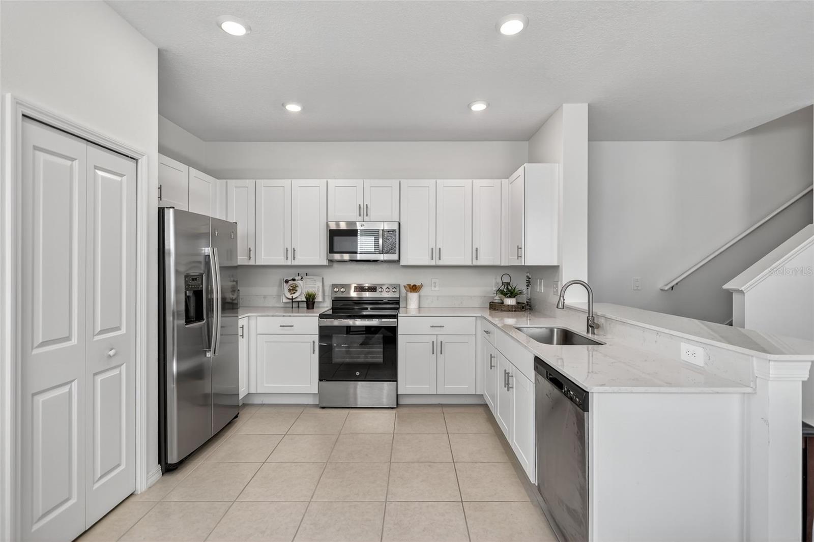 Image 11 of 36 For 2632 Sunray Venus Way