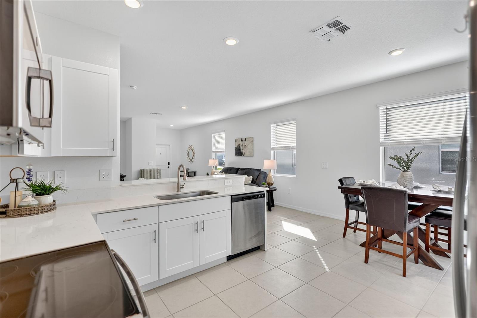 Image 14 of 36 For 2632 Sunray Venus Way