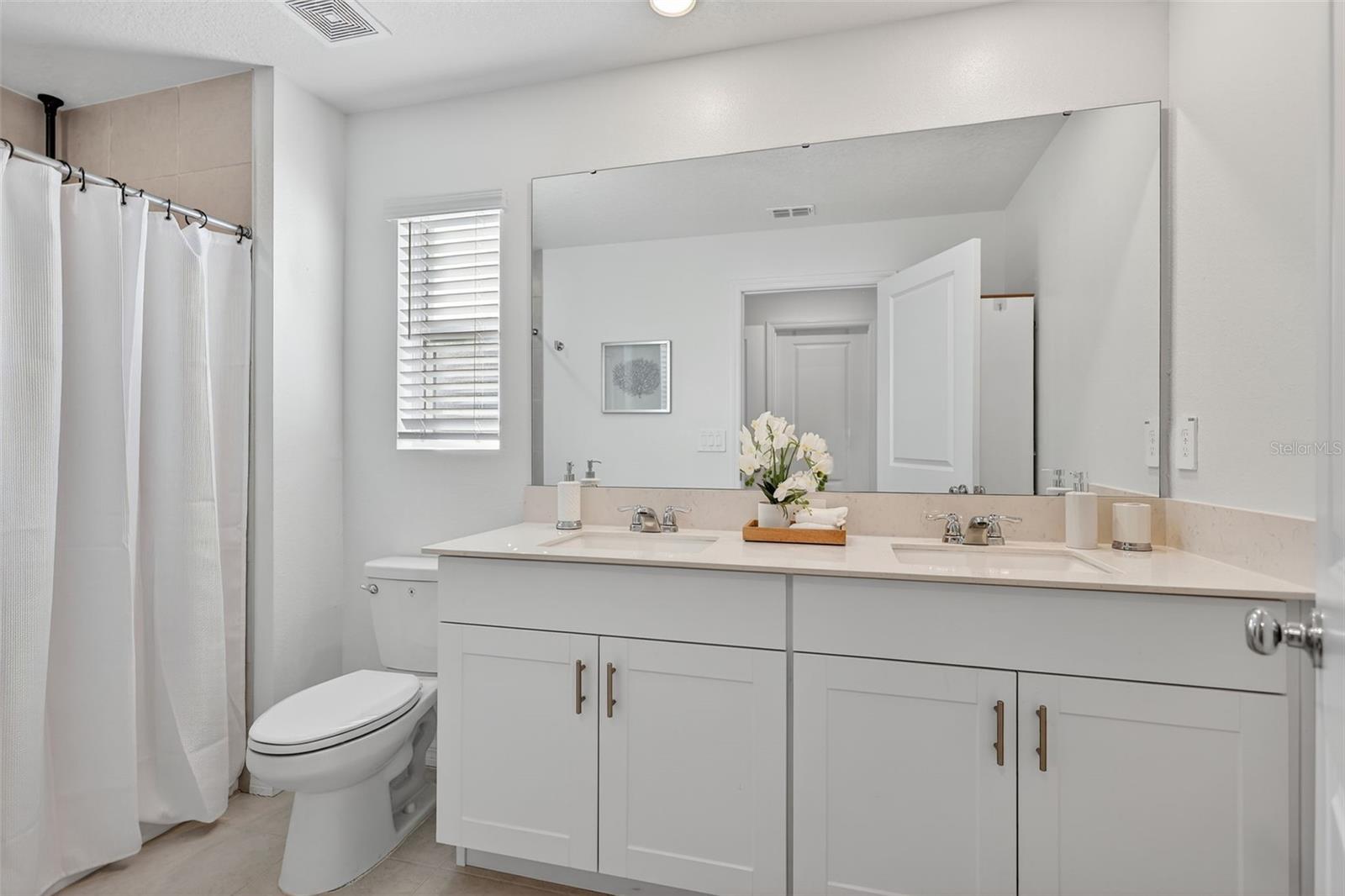 Image 24 of 36 For 2632 Sunray Venus Way