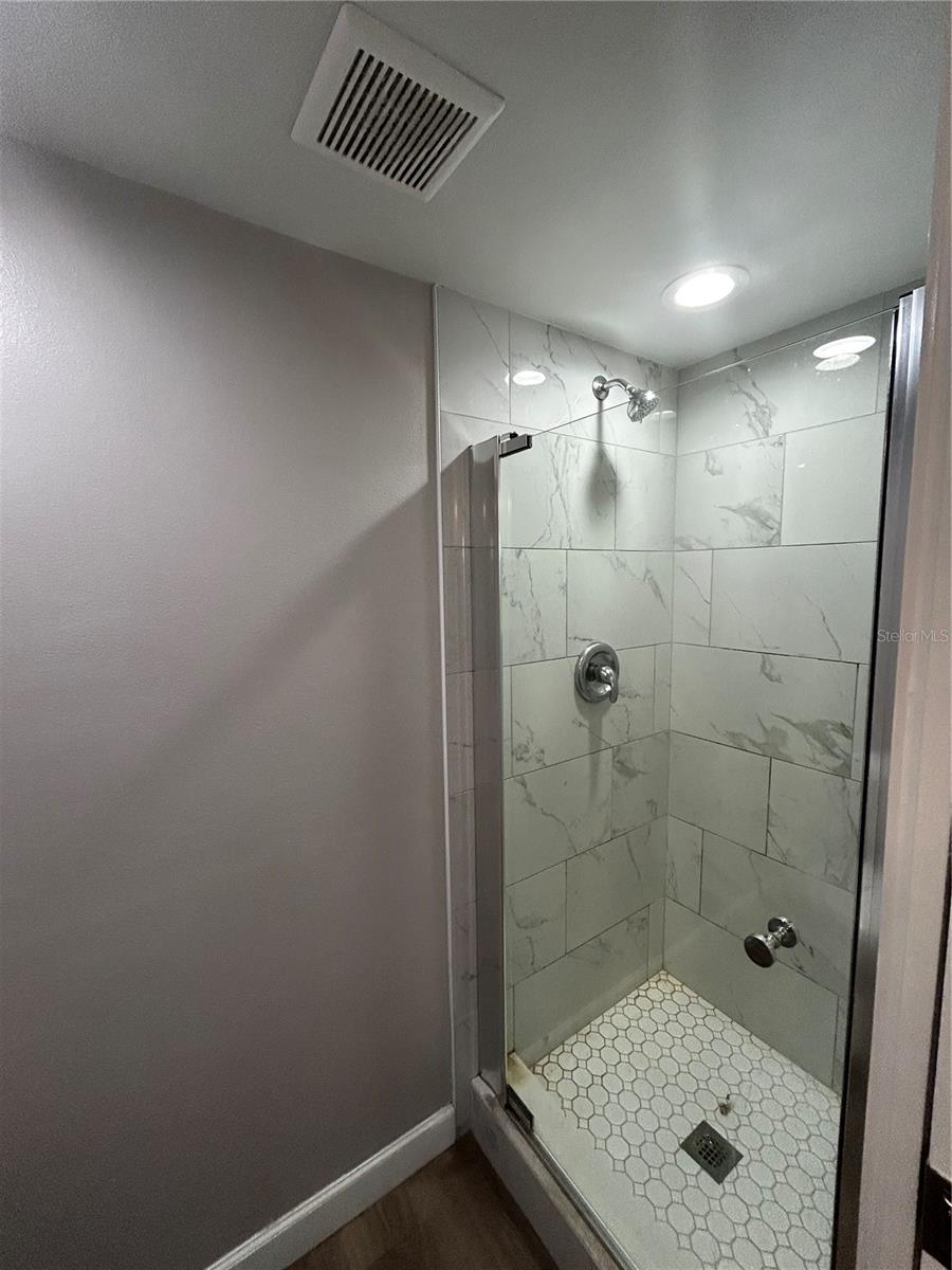 Image 8 of 14 For 4089 Lake Forest Drive