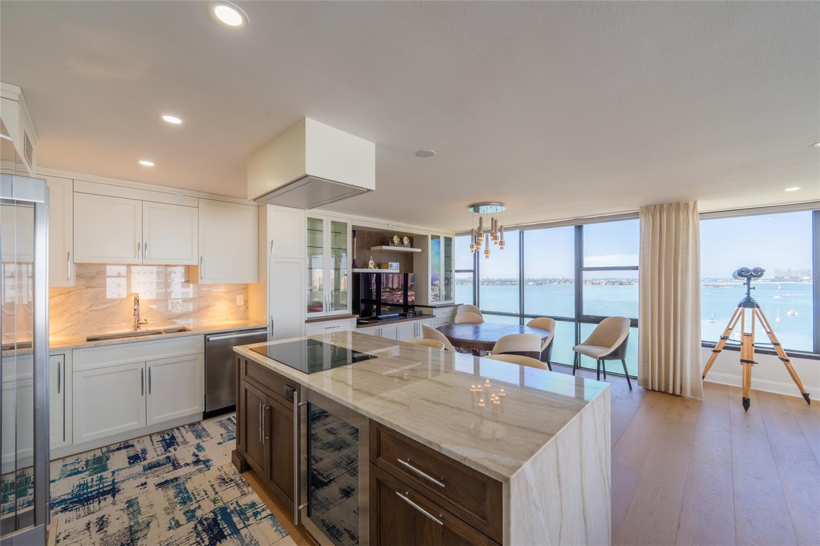 Image 17 of 86 For 770 Palm Avenue 1704