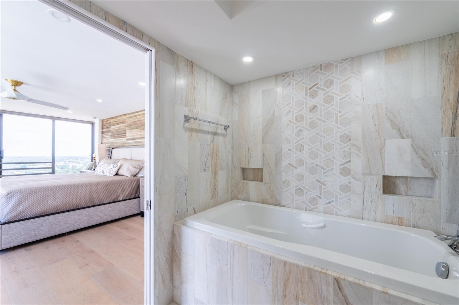 Image 20 of 86 For 770 Palm Avenue 1704