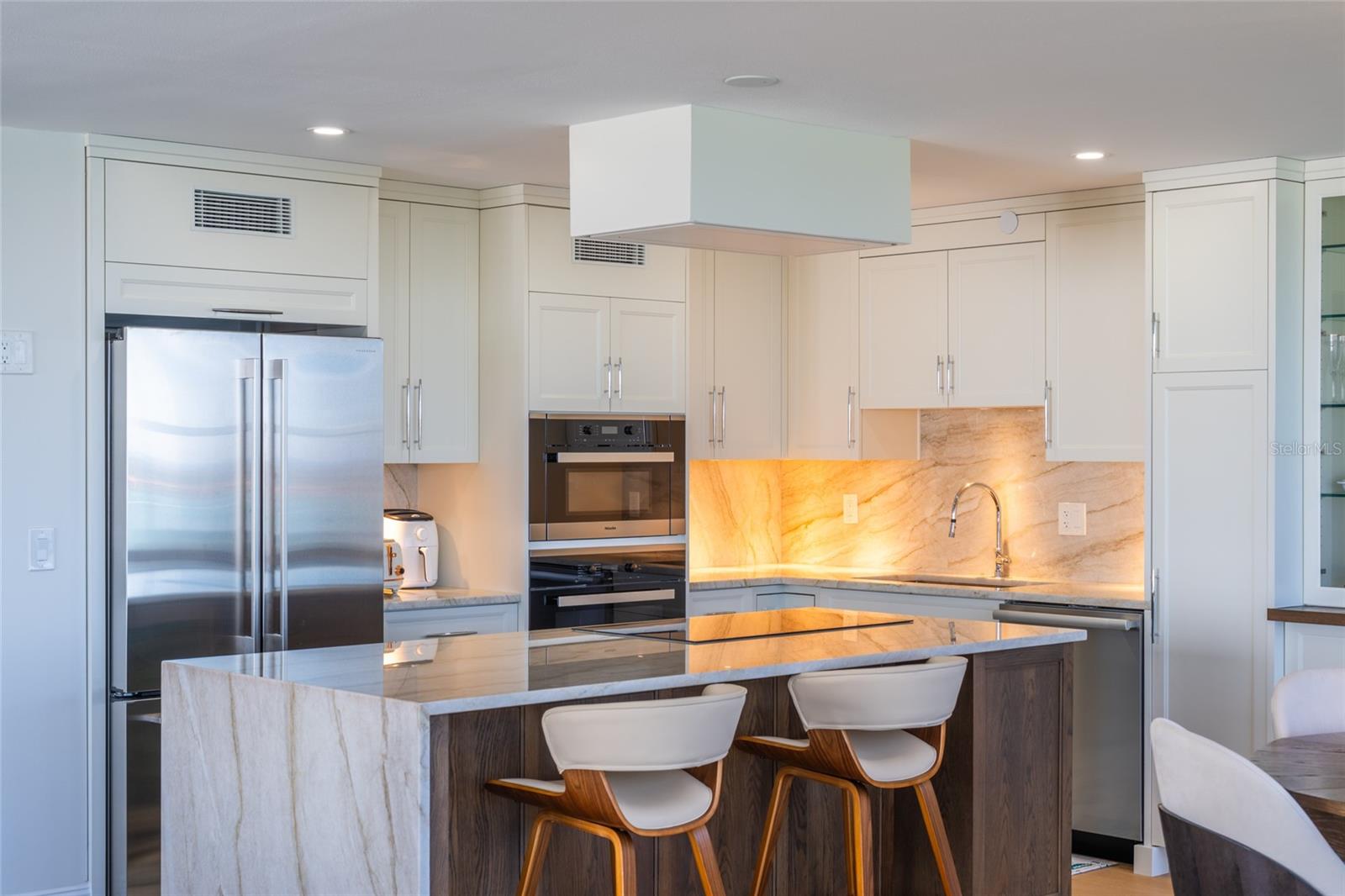 Image 21 of 86 For 770 Palm Avenue 1704