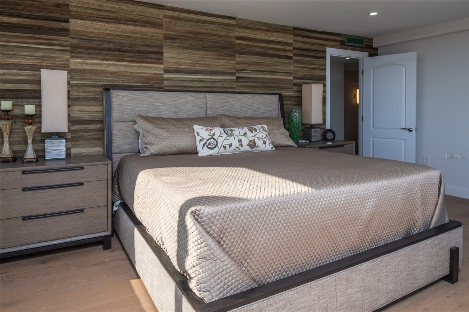 Image 27 of 86 For 770 Palm Avenue 1704