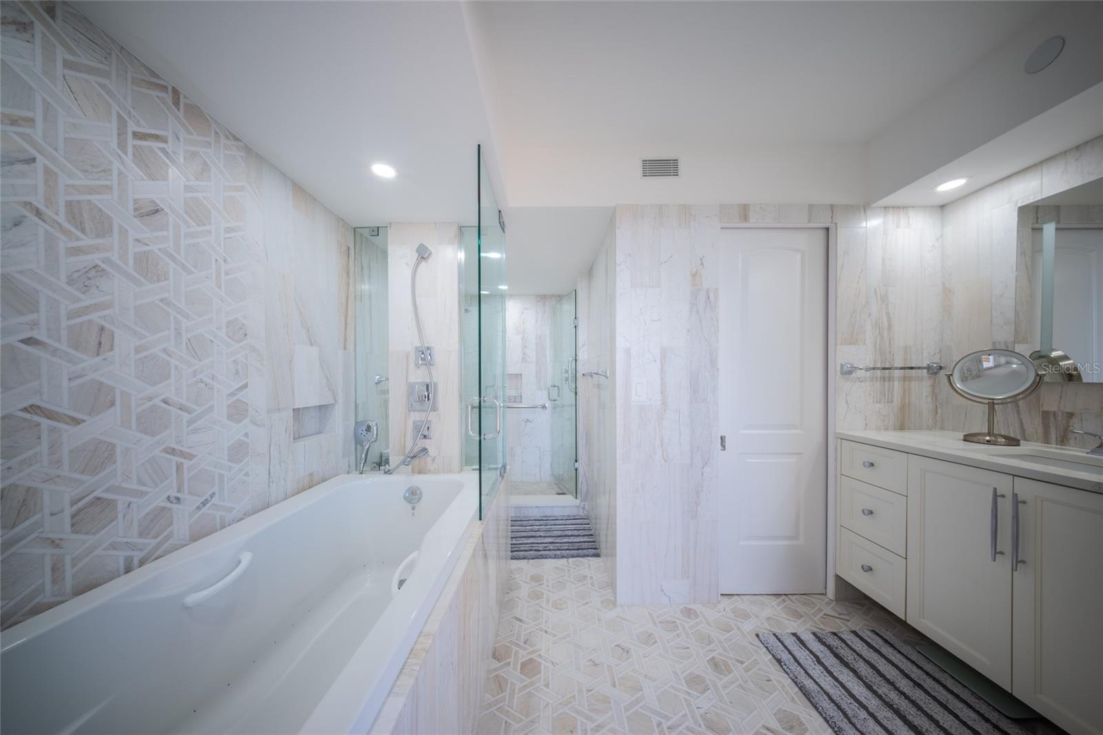 Image 33 of 86 For 770 Palm Avenue 1704