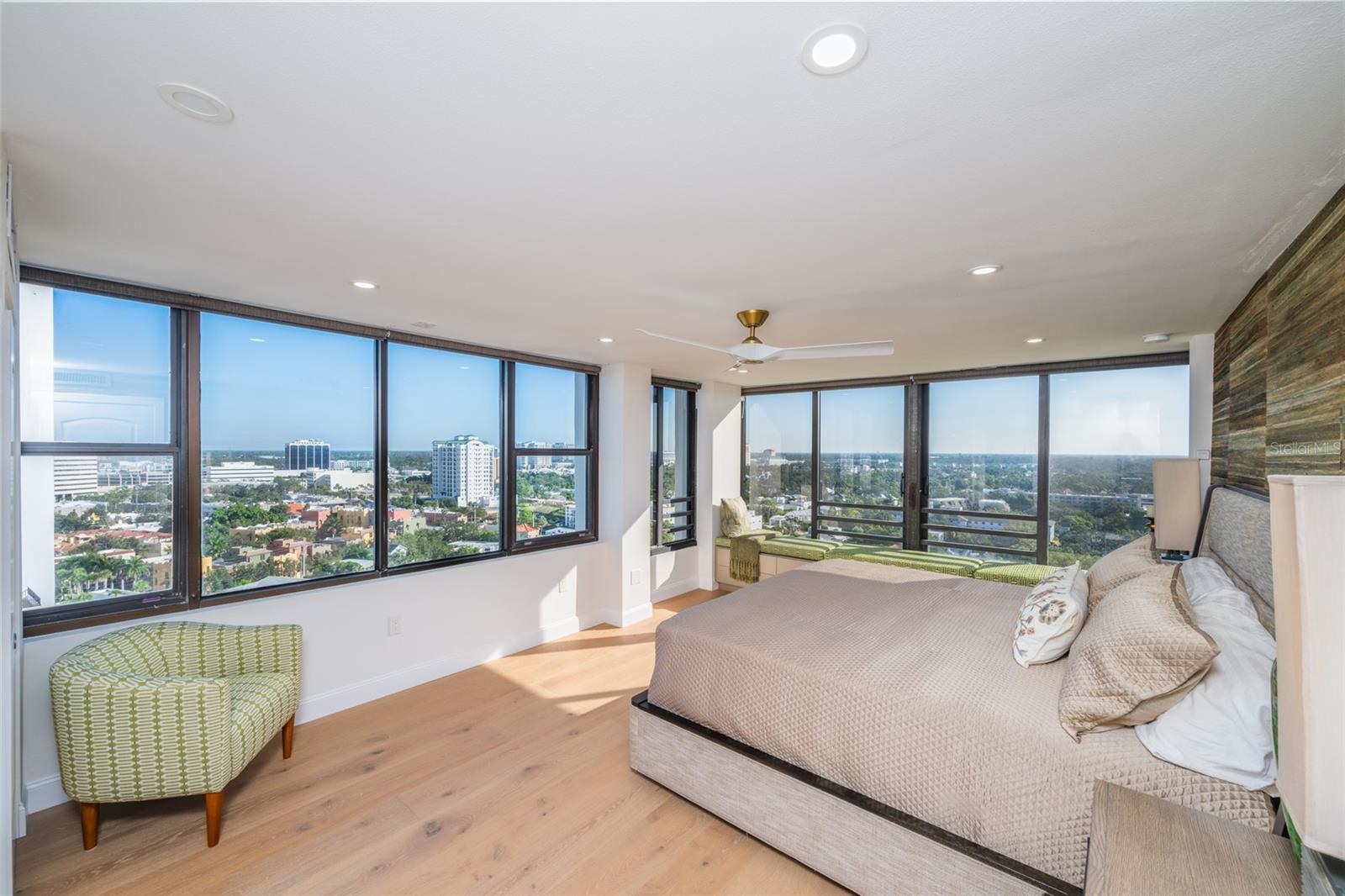 Image 54 of 86 For 770 Palm Avenue 1704