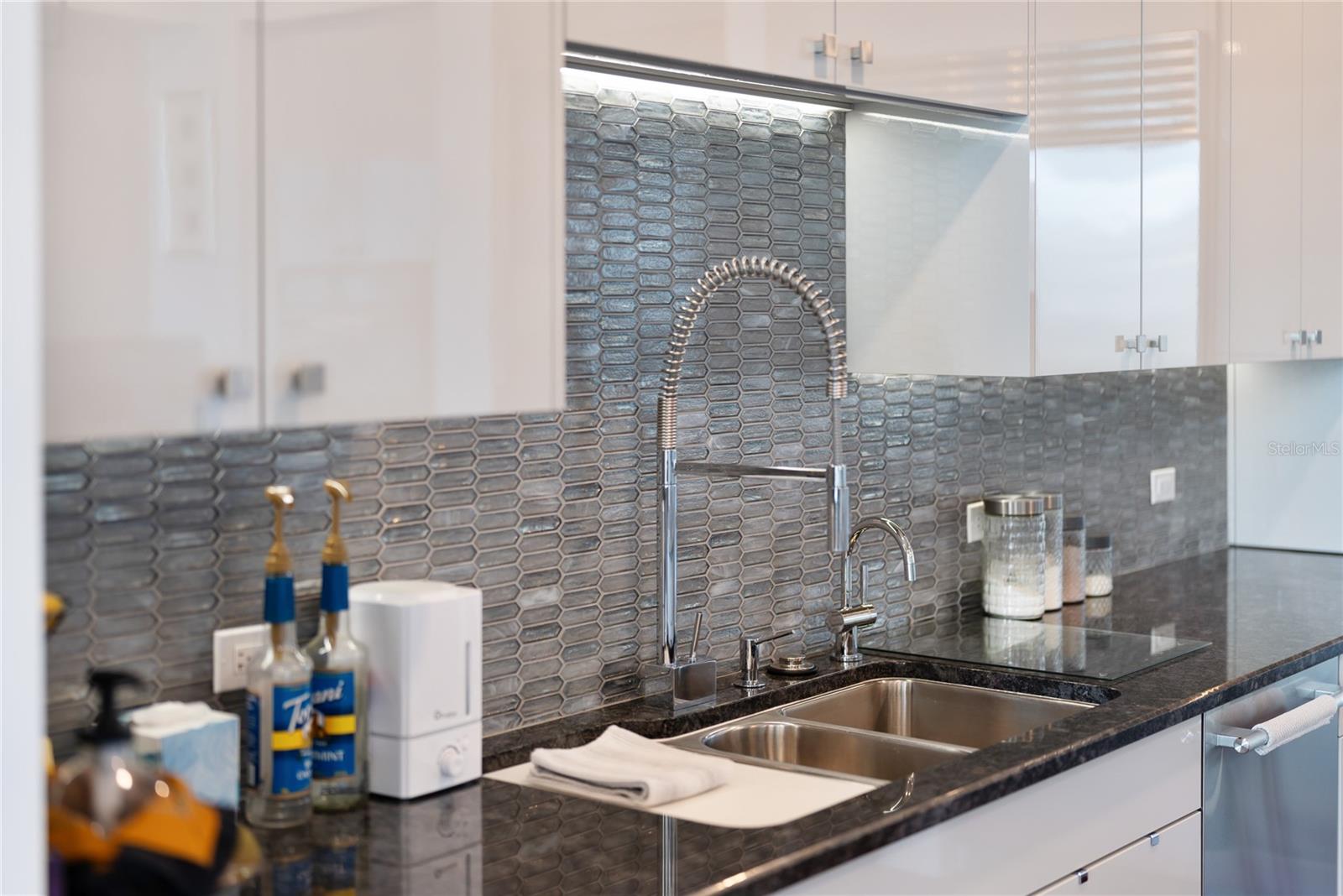 Image 24 of 100 For 540 Tamiami Trail 702