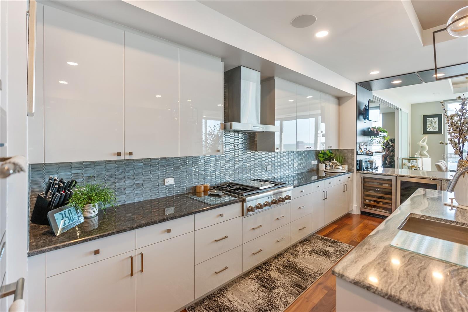 Image 27 of 100 For 540 Tamiami Trail 702