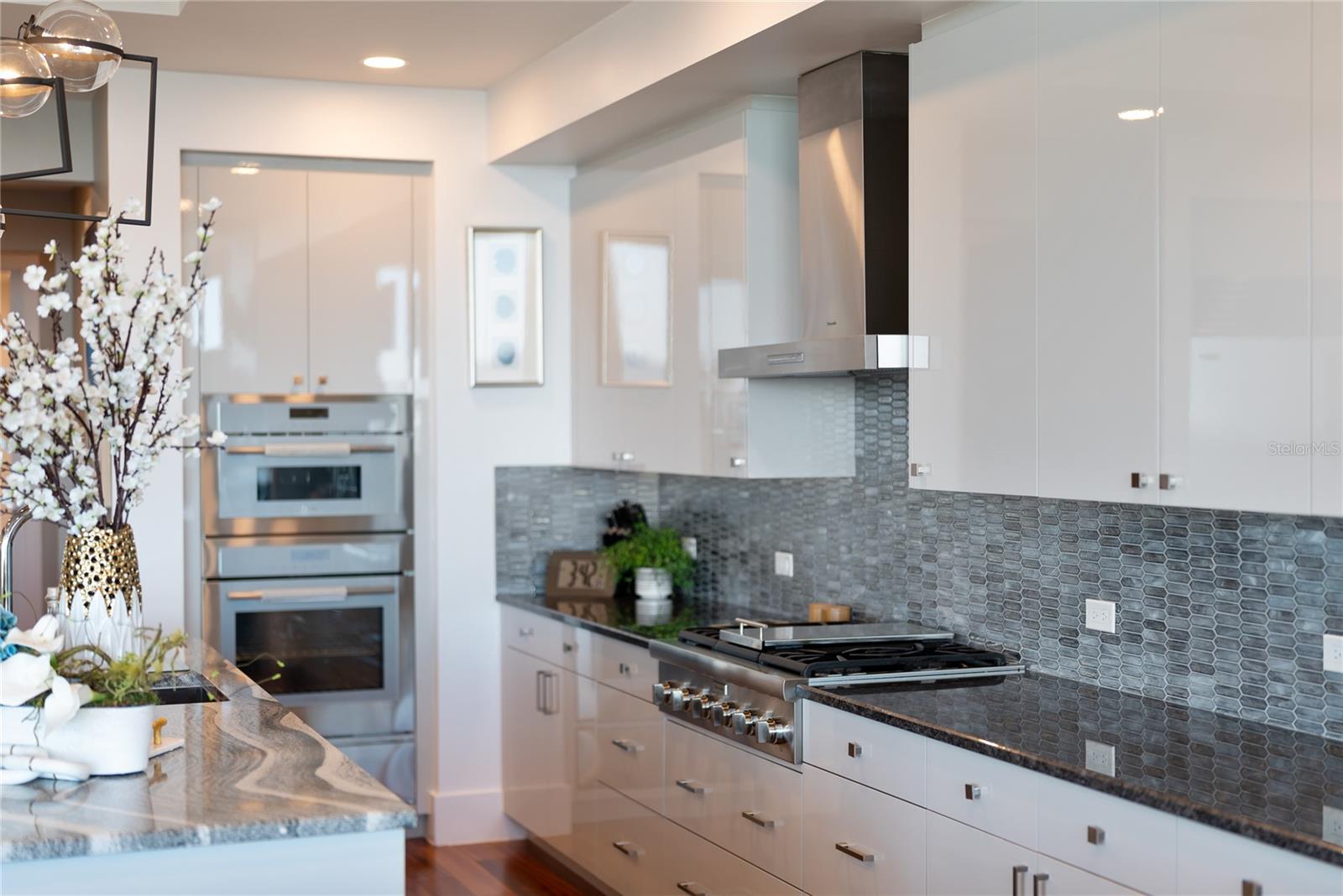 Image 29 of 100 For 540 Tamiami Trail 702