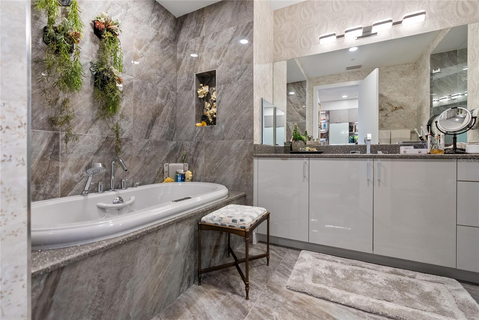 Image 57 of 100 For 540 Tamiami Trail 702