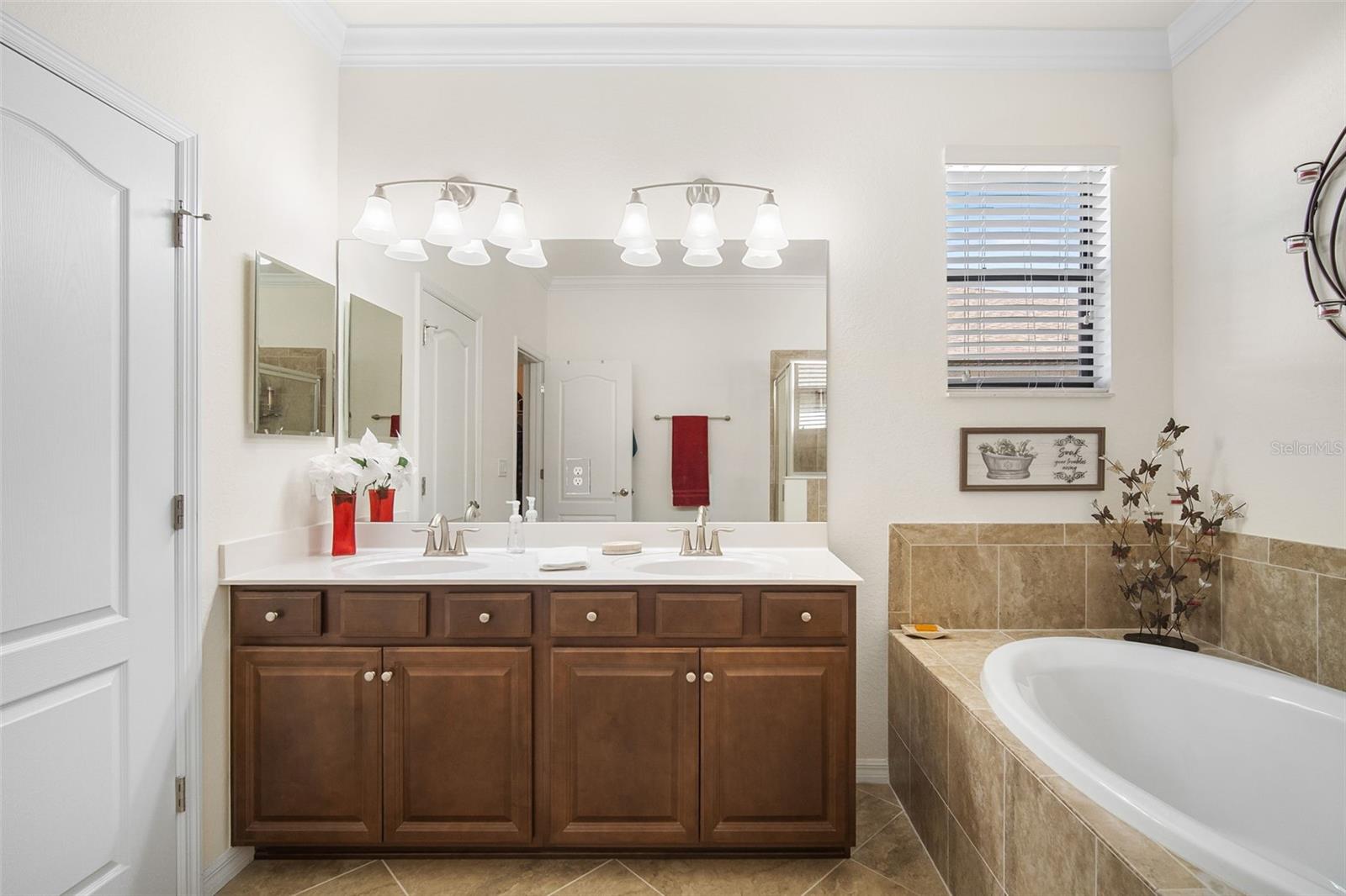 Image 19 of 51 For 14298 Mindello Drive