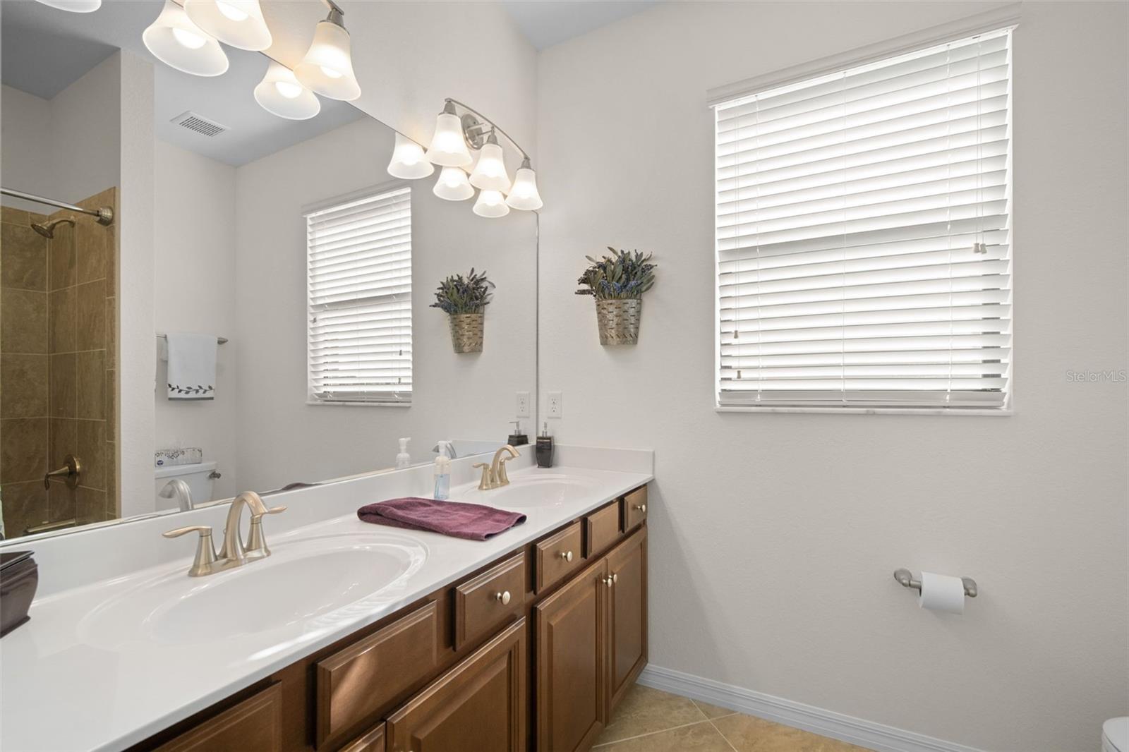 Image 28 of 51 For 14298 Mindello Drive