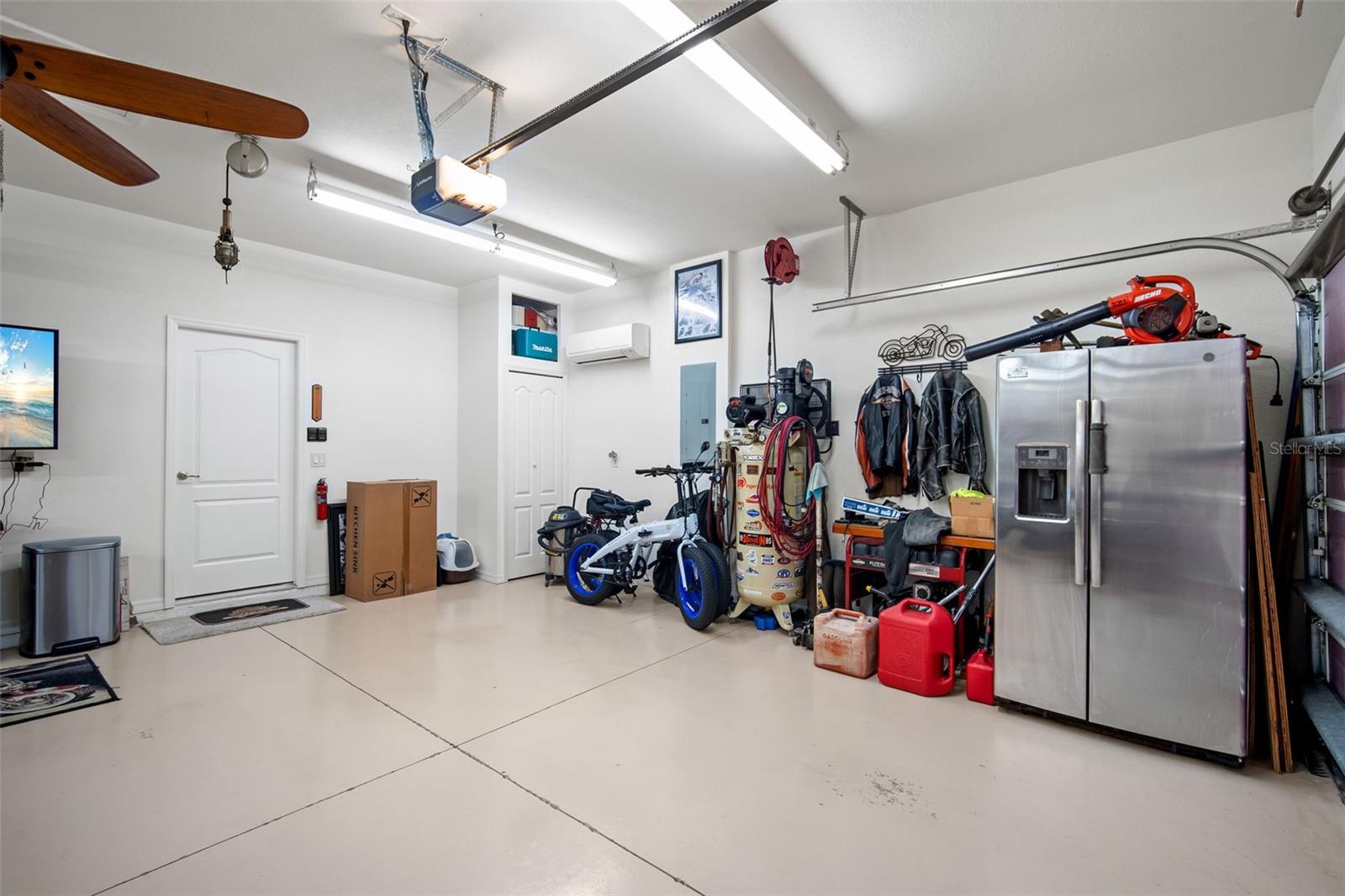 Image 33 of 51 For 14298 Mindello Drive