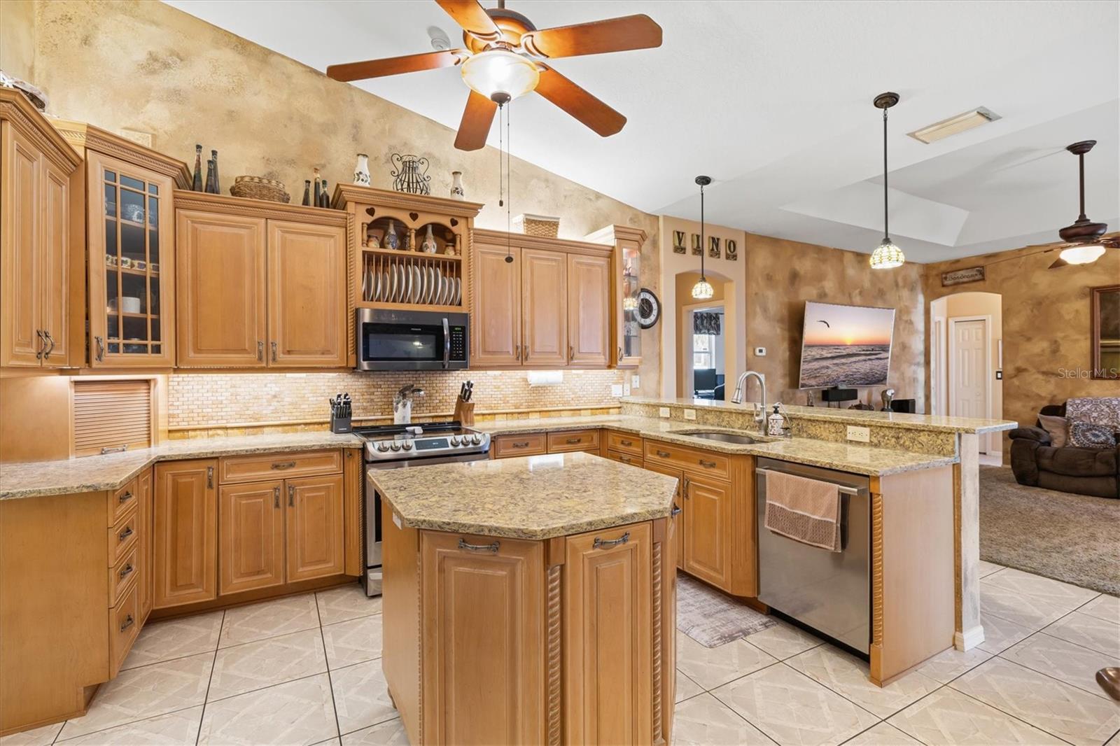 Image 15 of 70 For 7350 Deer Crossing Court