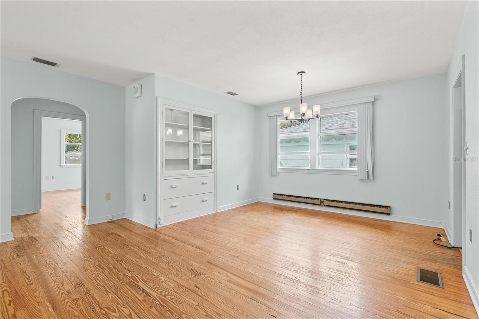 Image 11 of 49 For 2720 4th Avenue W