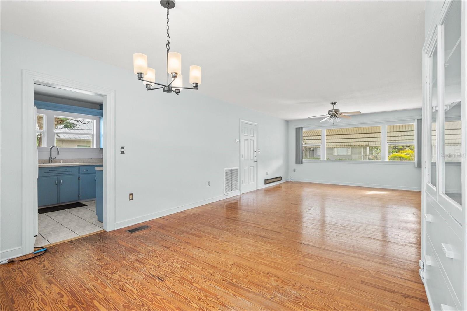 Image 12 of 49 For 2720 4th Avenue W