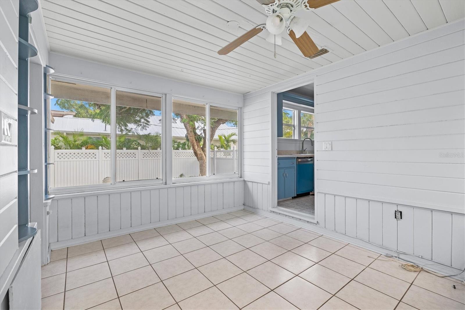 Image 18 of 49 For 2720 4th Avenue W