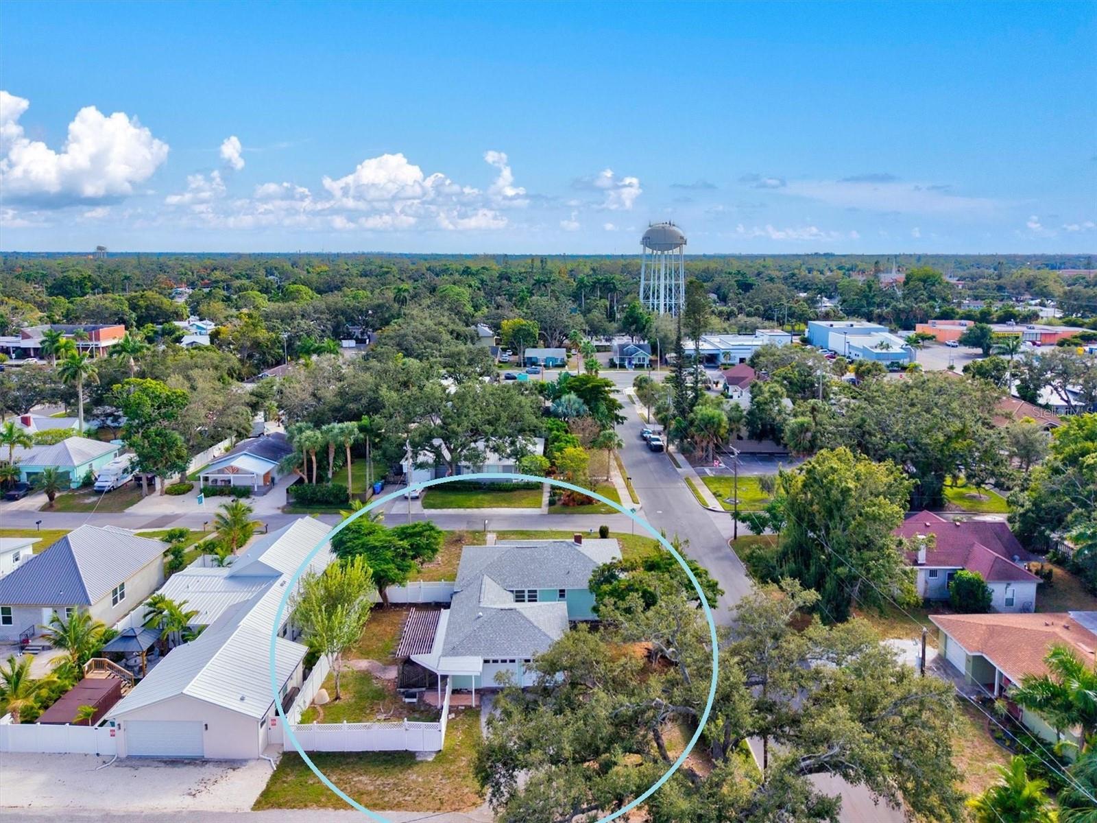 Image 2 of 49 For 2720 4th Avenue W