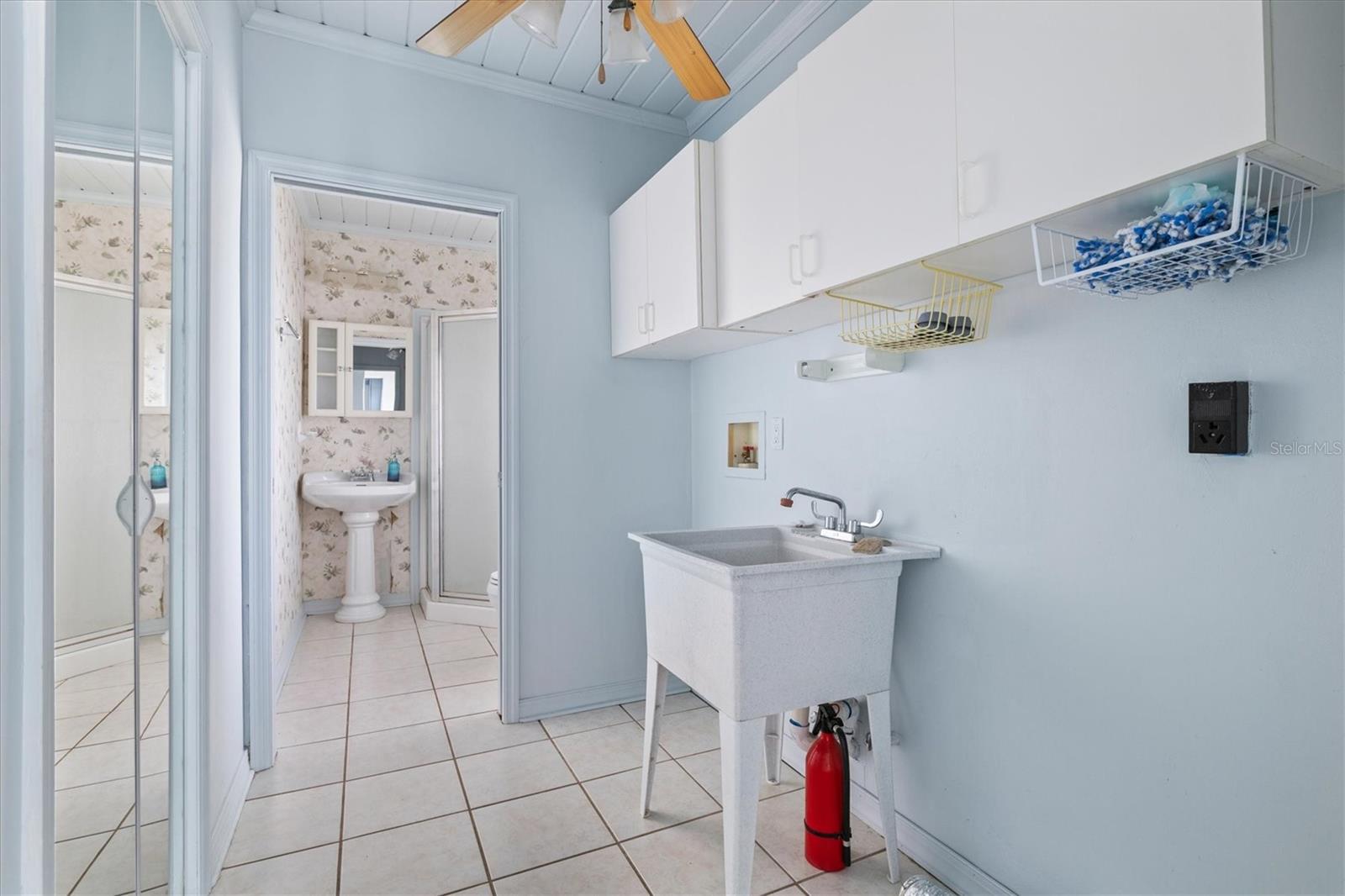 Image 20 of 49 For 2720 4th Avenue W