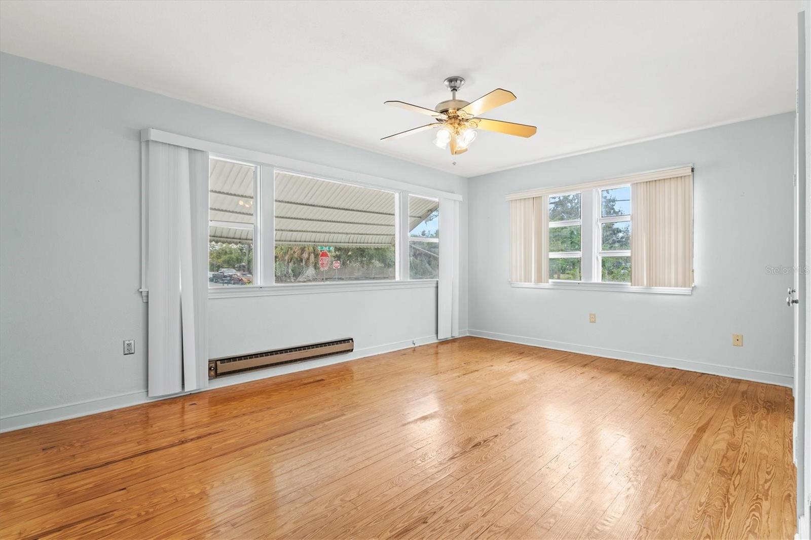 Image 22 of 49 For 2720 4th Avenue W