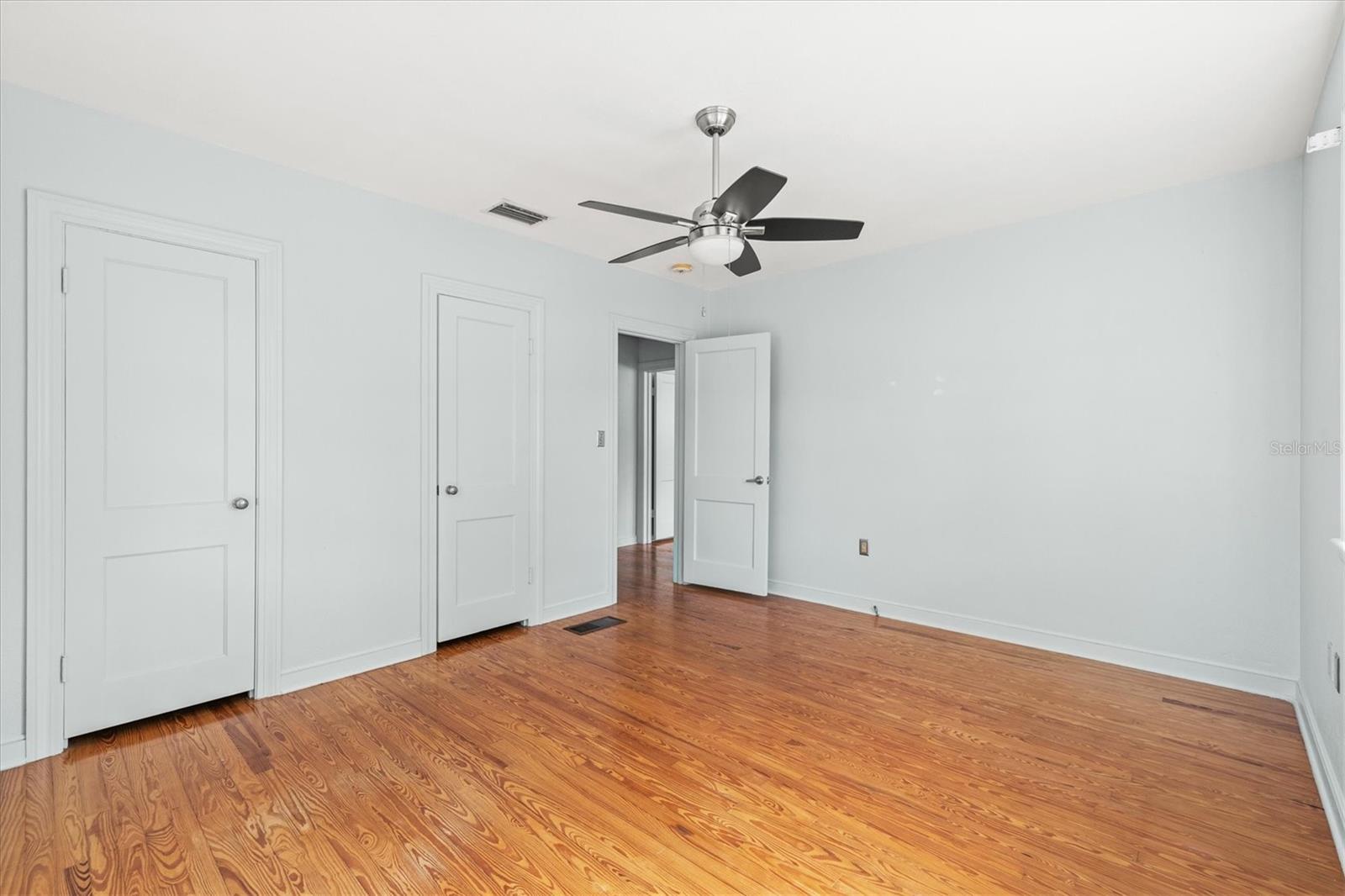 Image 28 of 49 For 2720 4th Avenue W