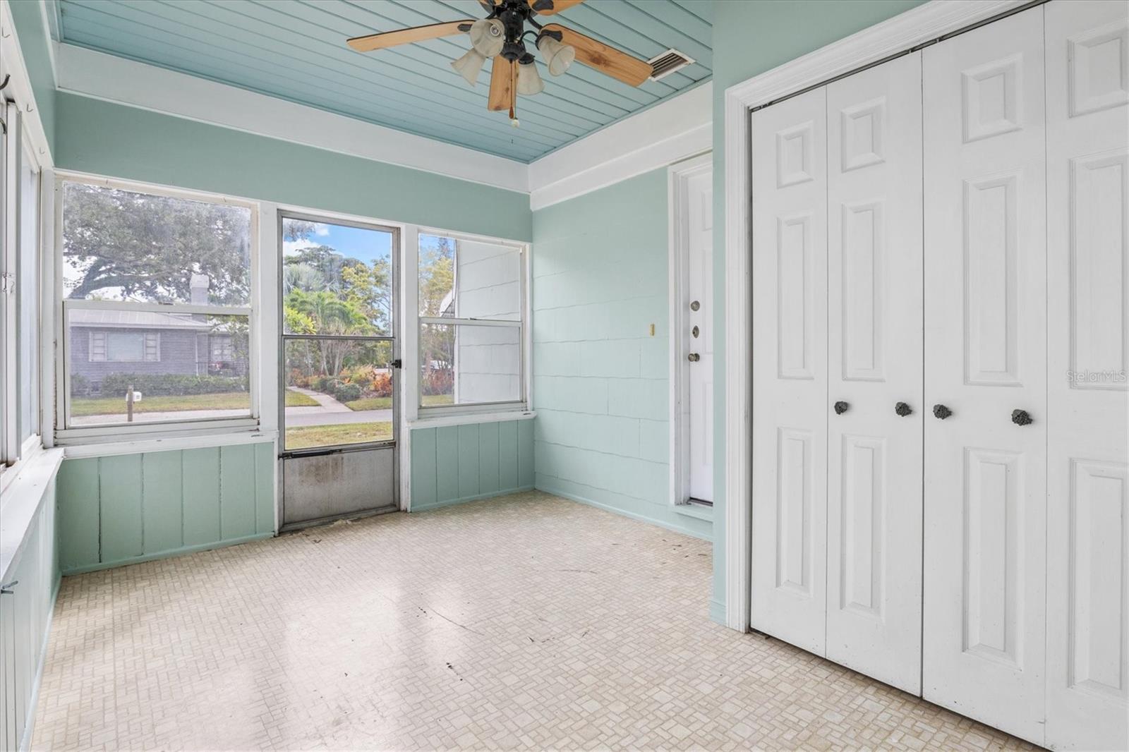 Image 30 of 49 For 2720 4th Avenue W