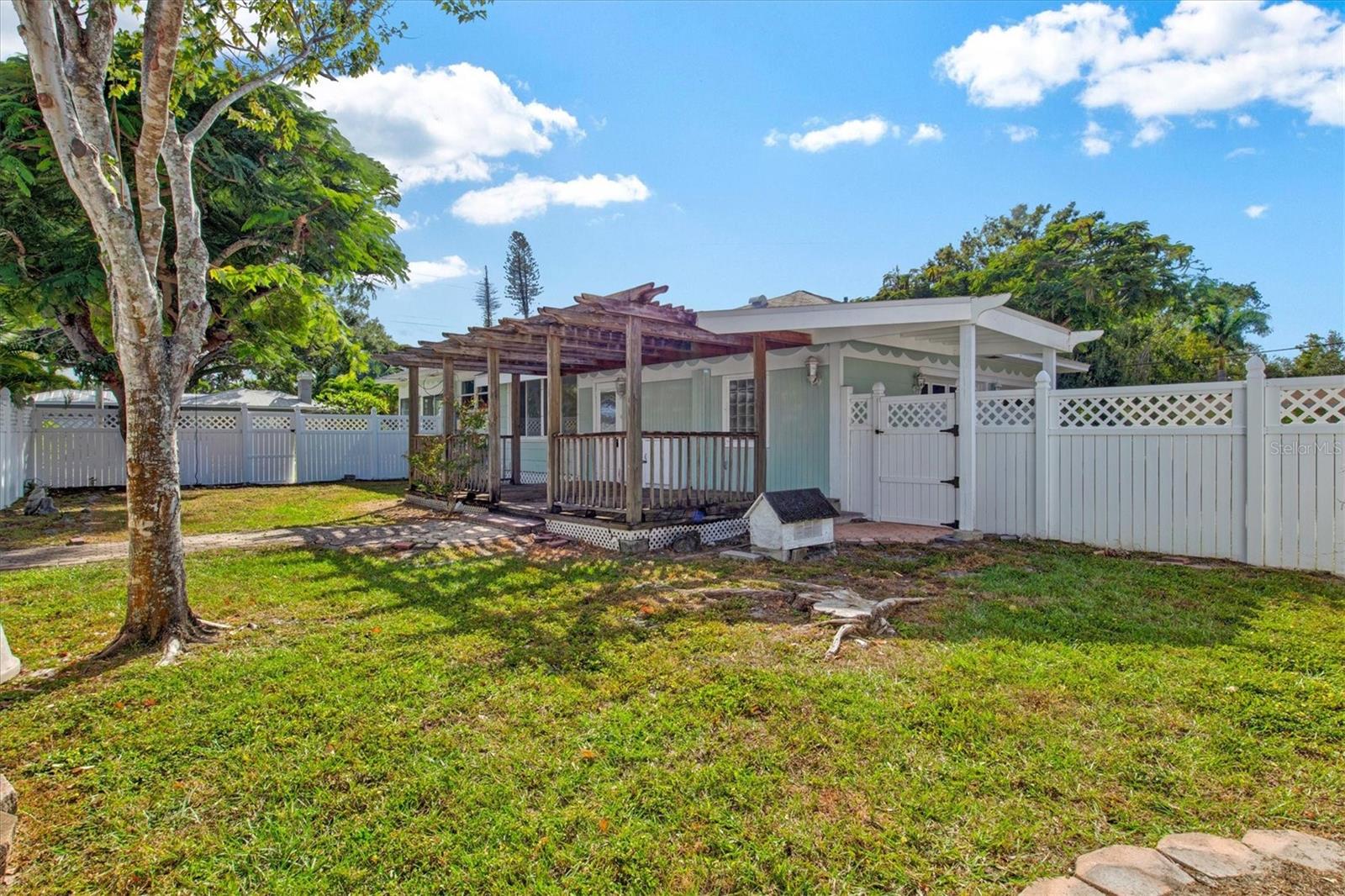 Image 40 of 49 For 2720 4th Avenue W