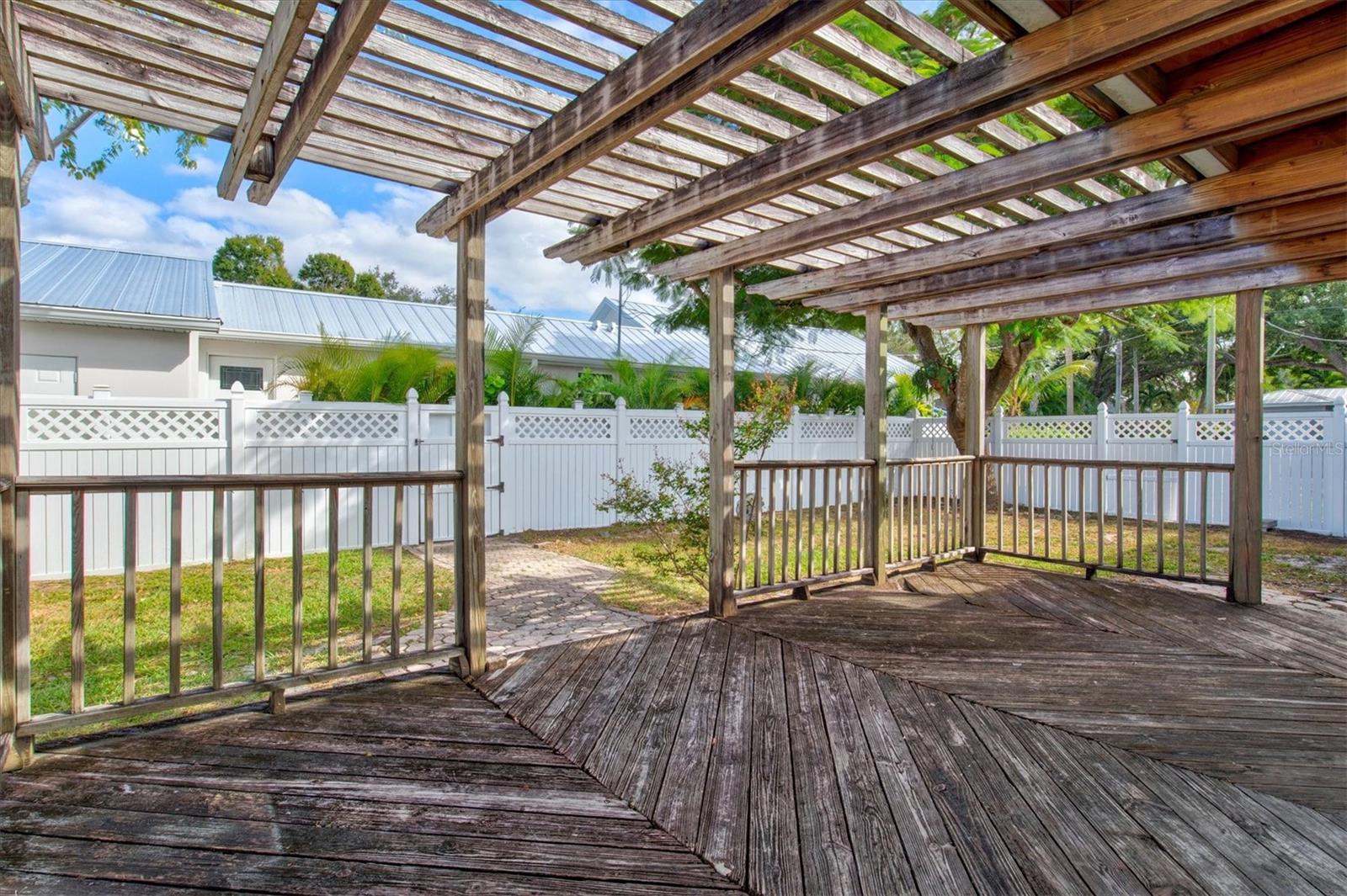 Image 43 of 49 For 2720 4th Avenue W