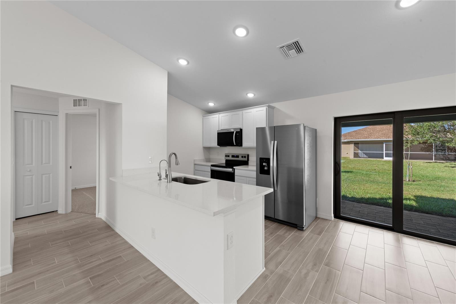 Image 3 of 9 For 23406 Mac Dougall Avenue