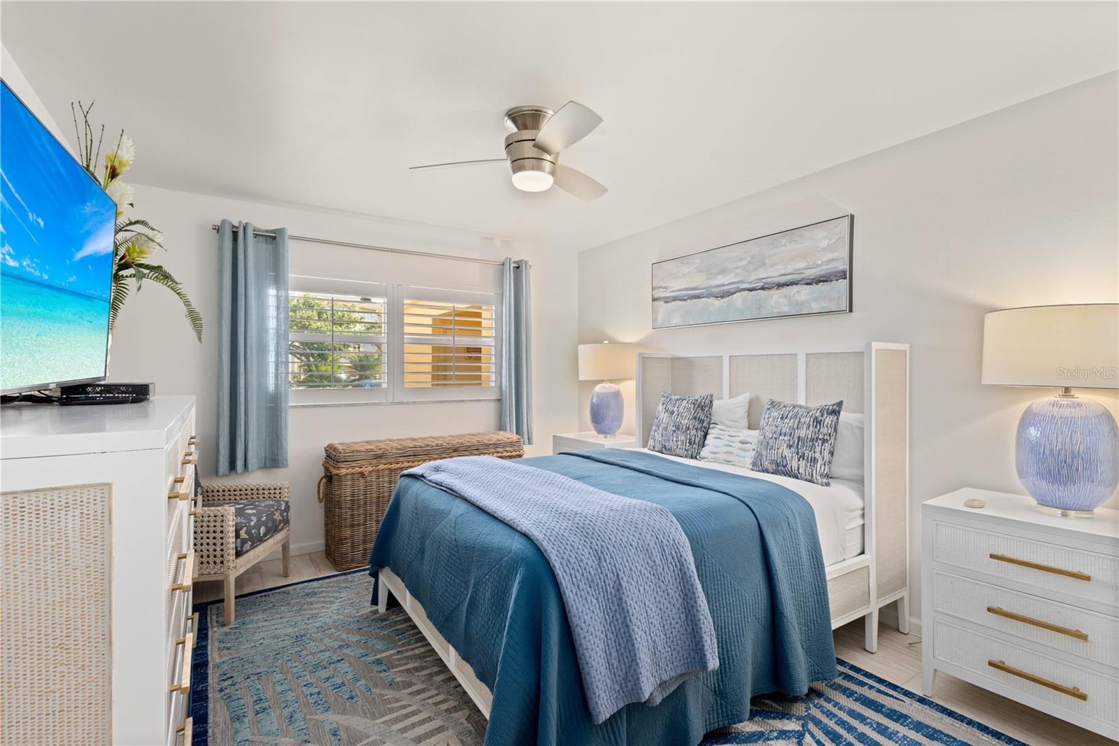 Image 10 of 44 For 8630 Midnight Pass Road 103a